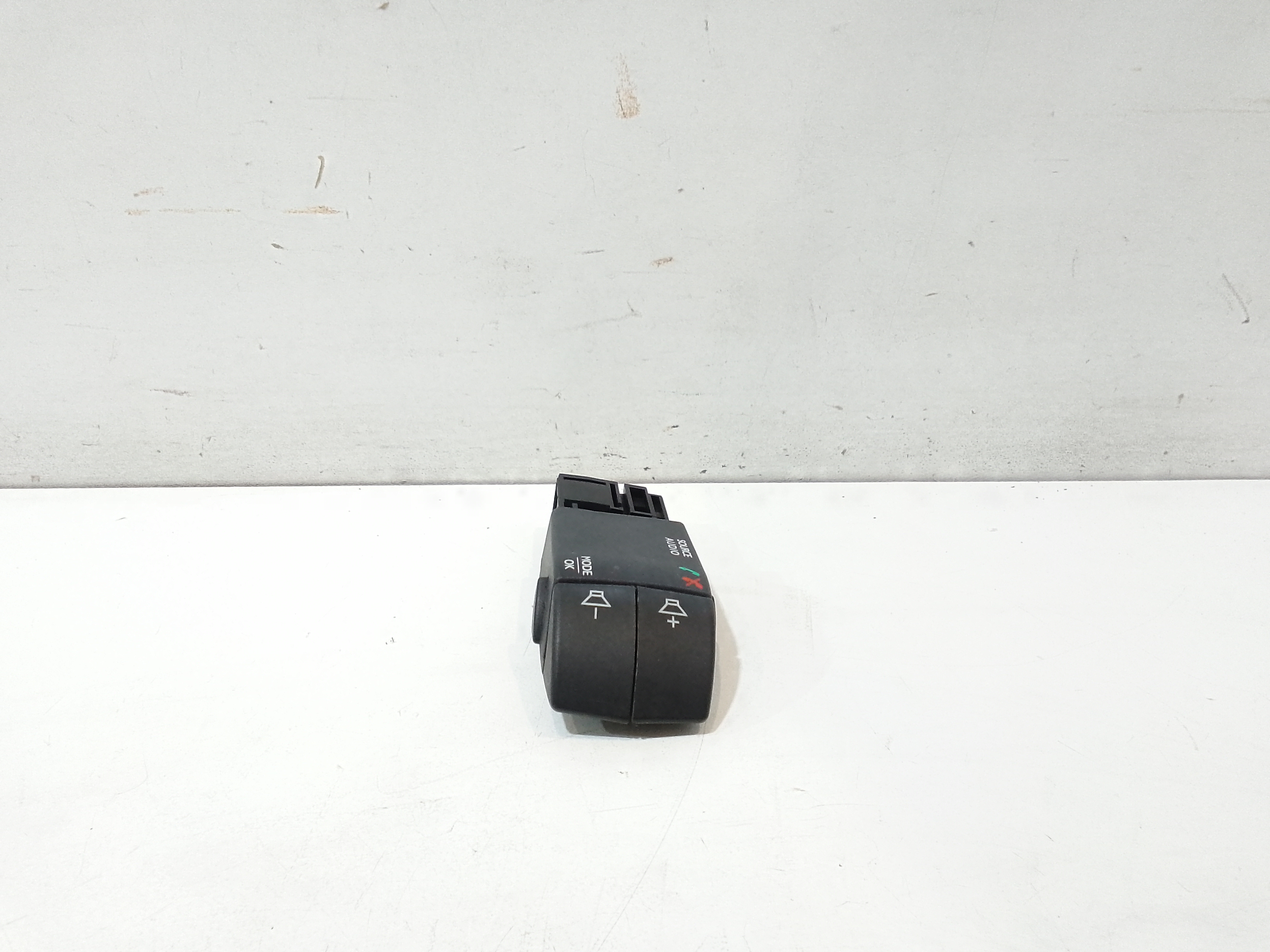 Leva comandi autoradio per Dacia Logan Serie Mcv (13>) (2013 - In produzione)