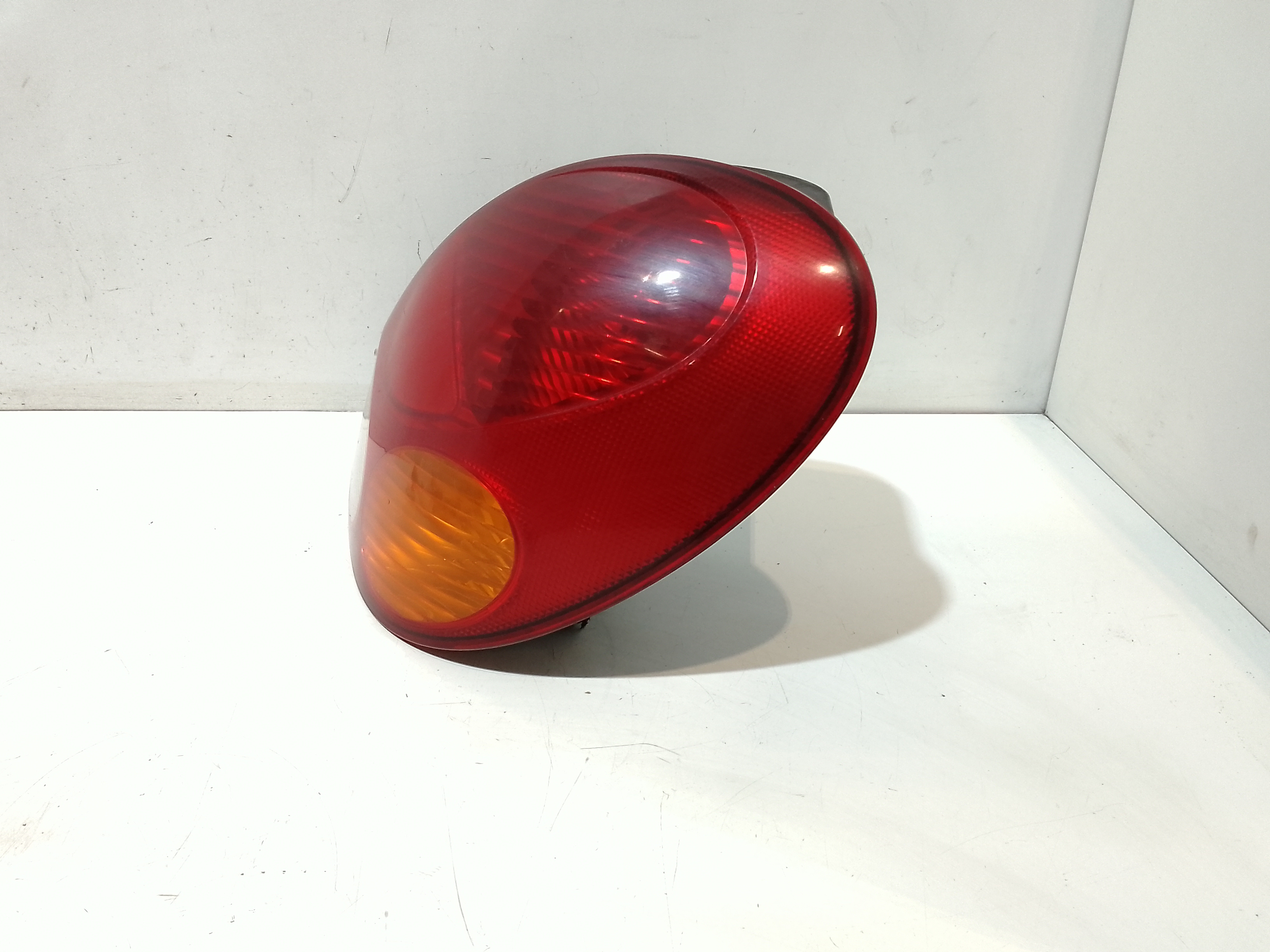 Stop fanale posteriore Destro Passeggero per Toyota Corolla Berlina 2 Serie (2000 - 2002)