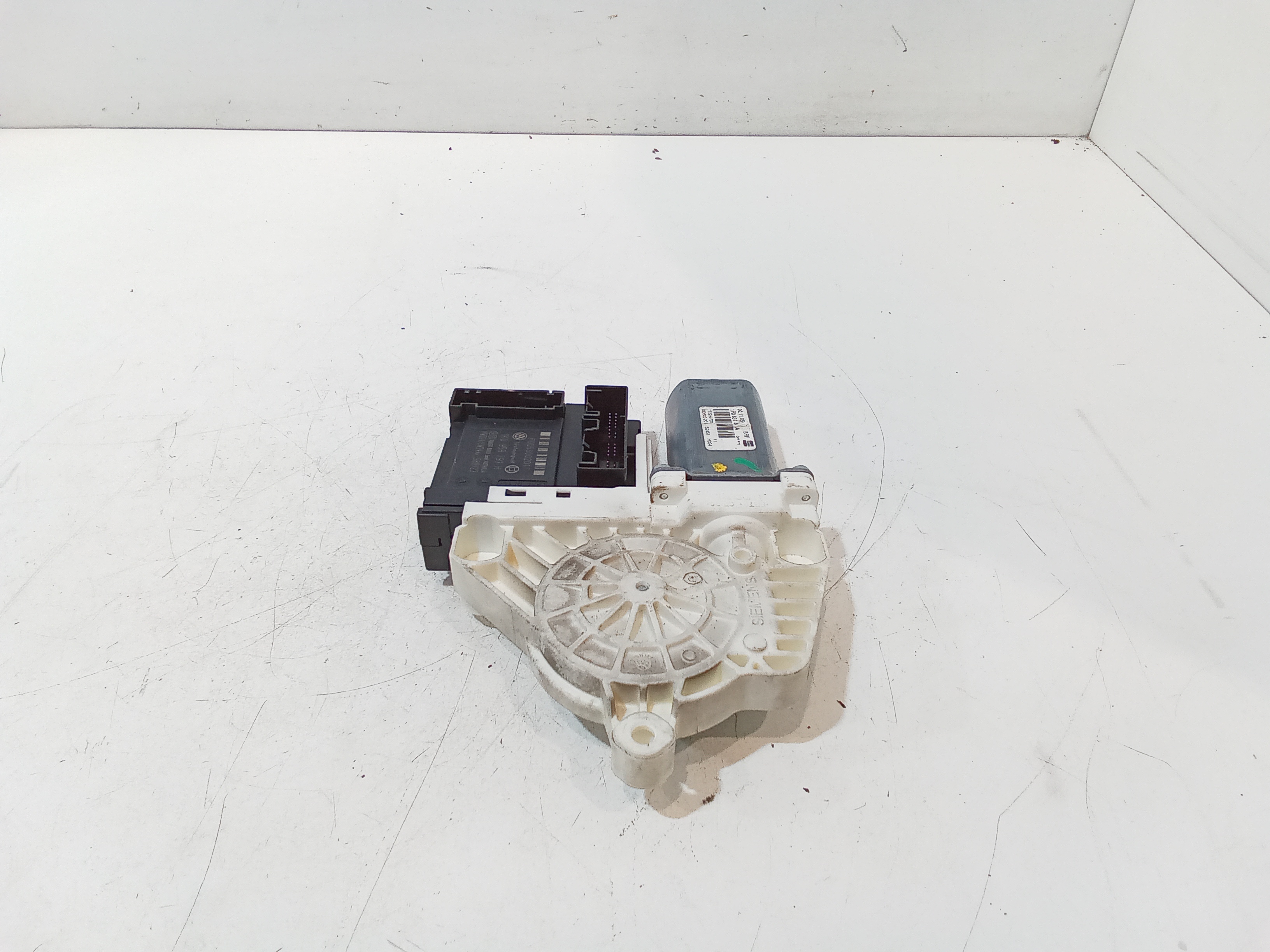 Motorino Alzavetro anteriore Sinistro per Seat Leon 2 Serie (2005 - 2009)