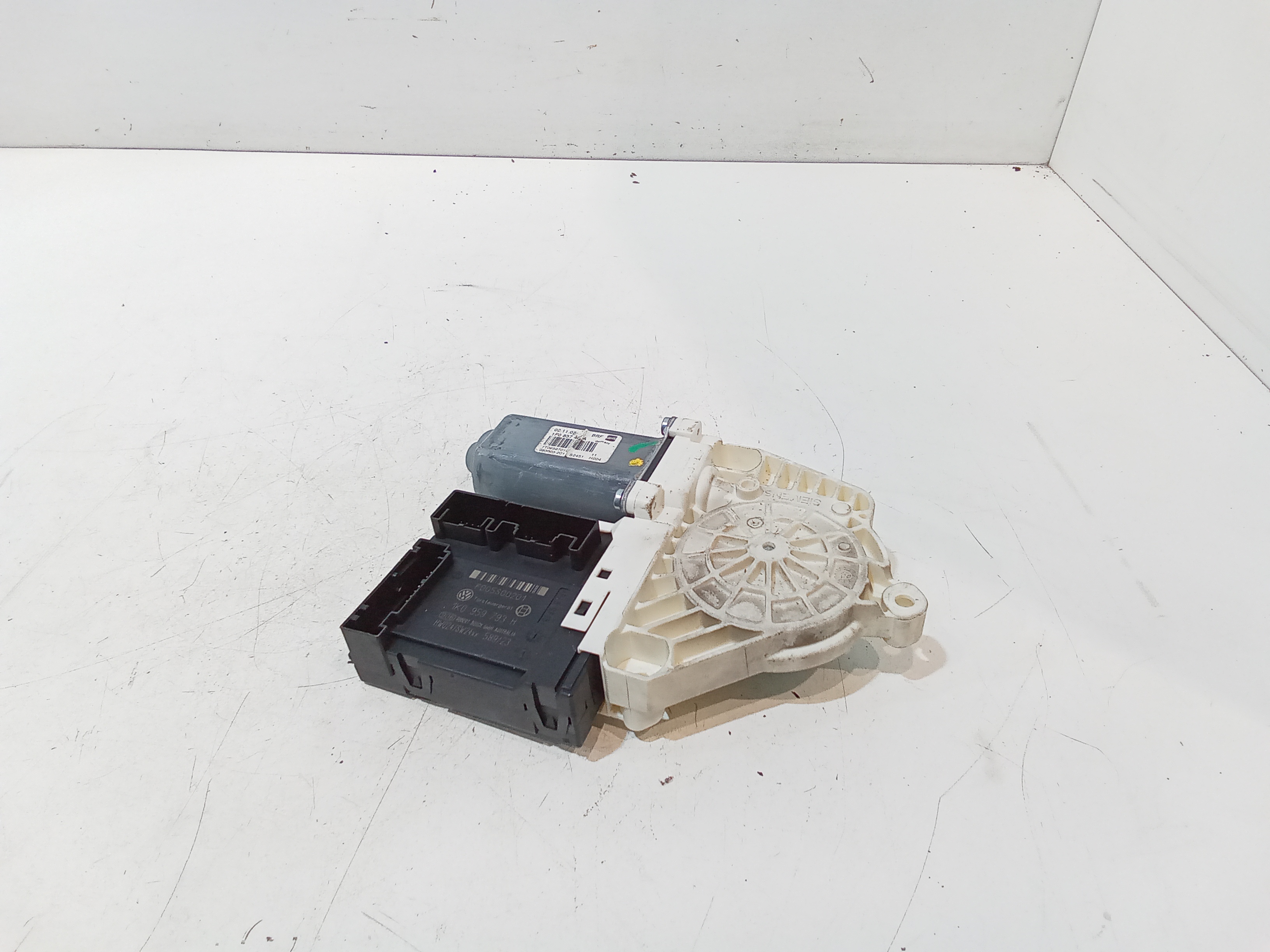 Motorino Alzavetro anteriore Sinistro per Seat Leon 2 Serie (2005 - 2009)