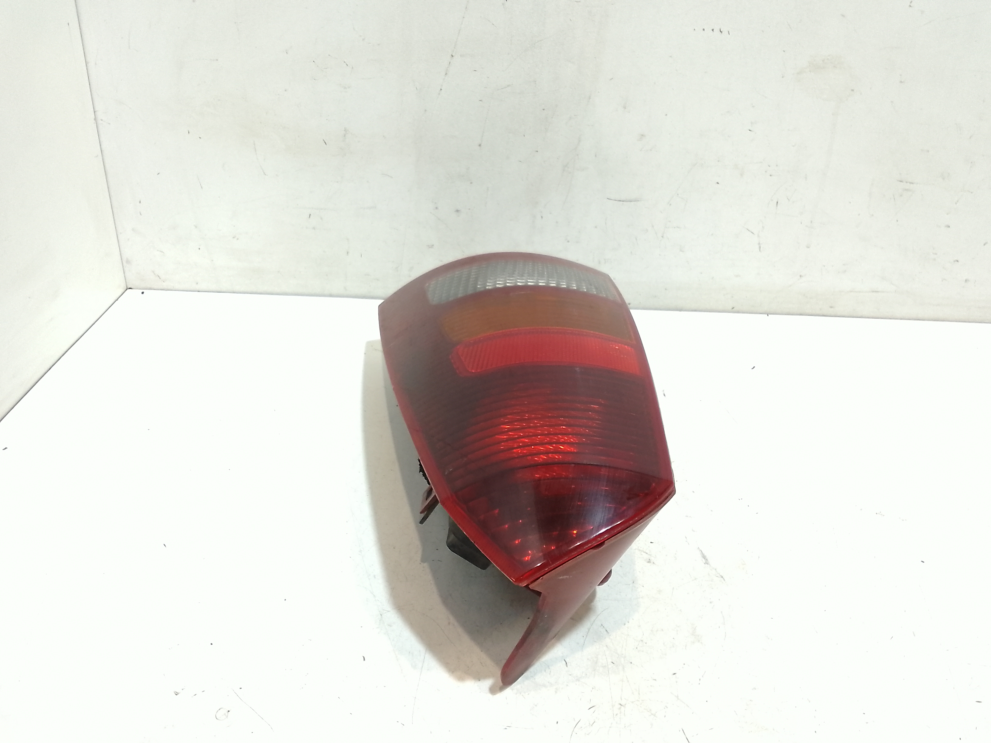 Stop fanale posteriore Destro Passeggero per Ford Focus Berlina 2 Serie (2001 - 2004)