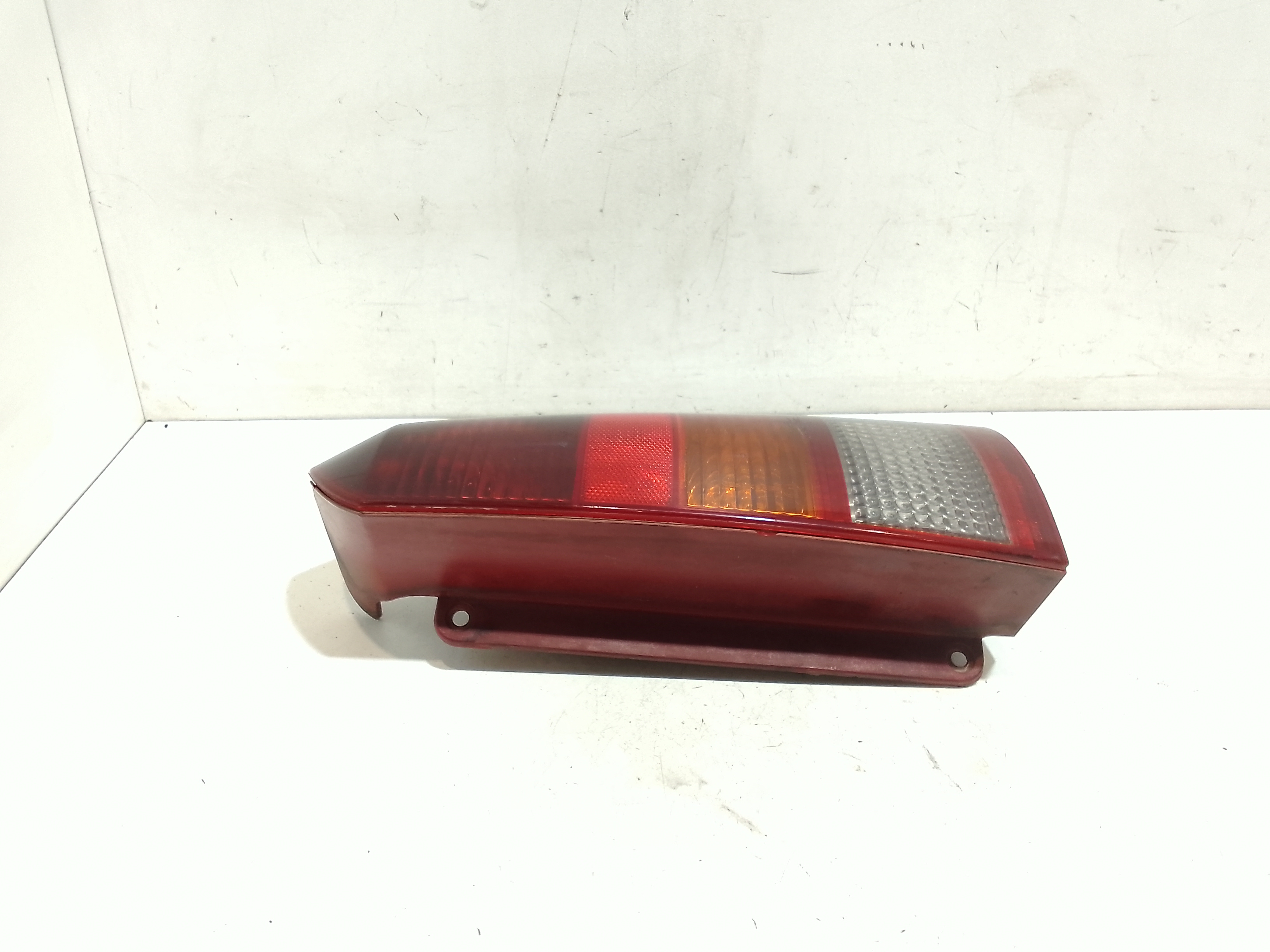 Stop fanale posteriore Destro Passeggero per Ford Focus Berlina 2 Serie (2001 - 2004)