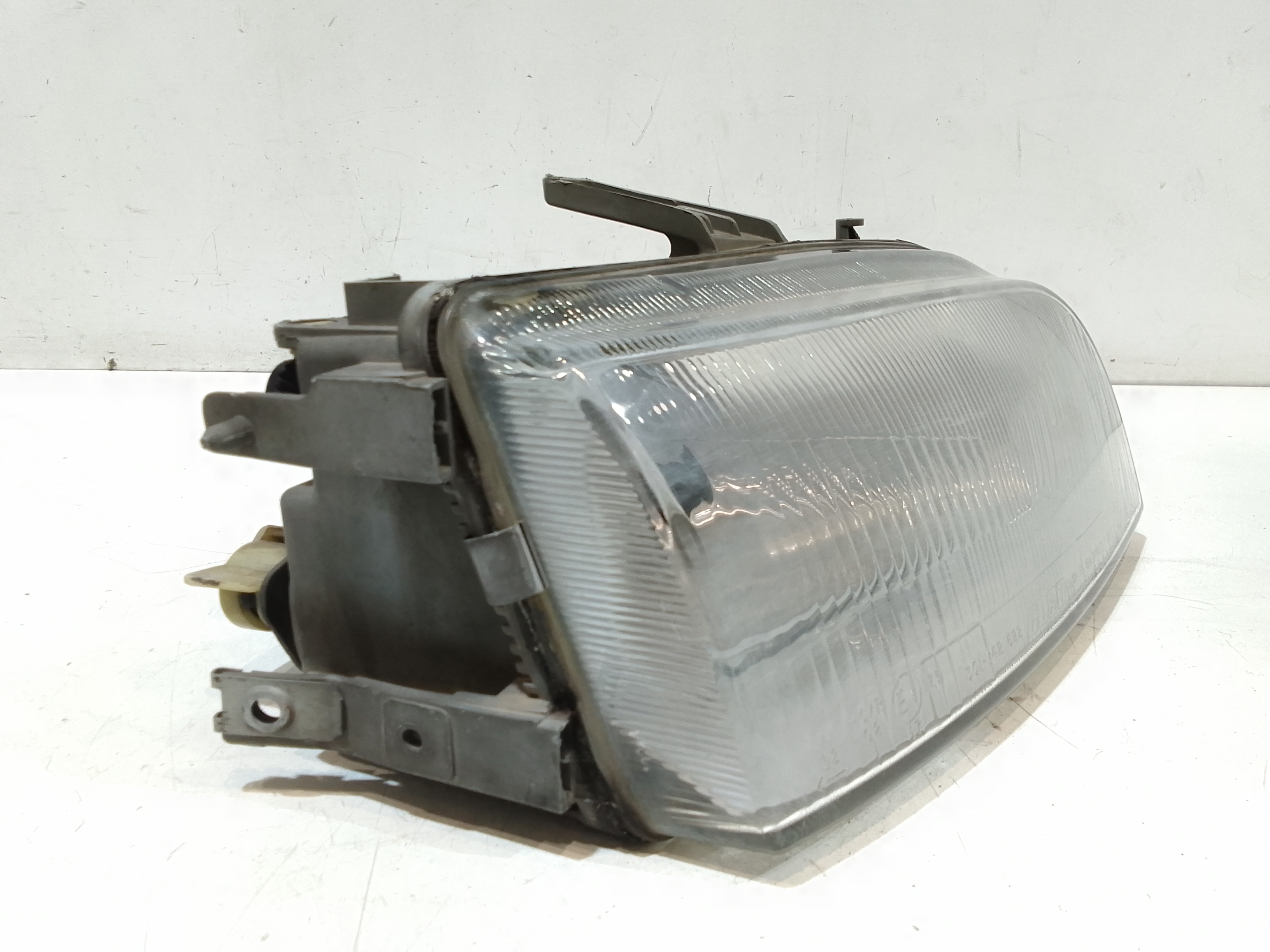 Faro anteriore Destro Passeggero per Fiat Punto Berlina 3p (1993 - 1999)