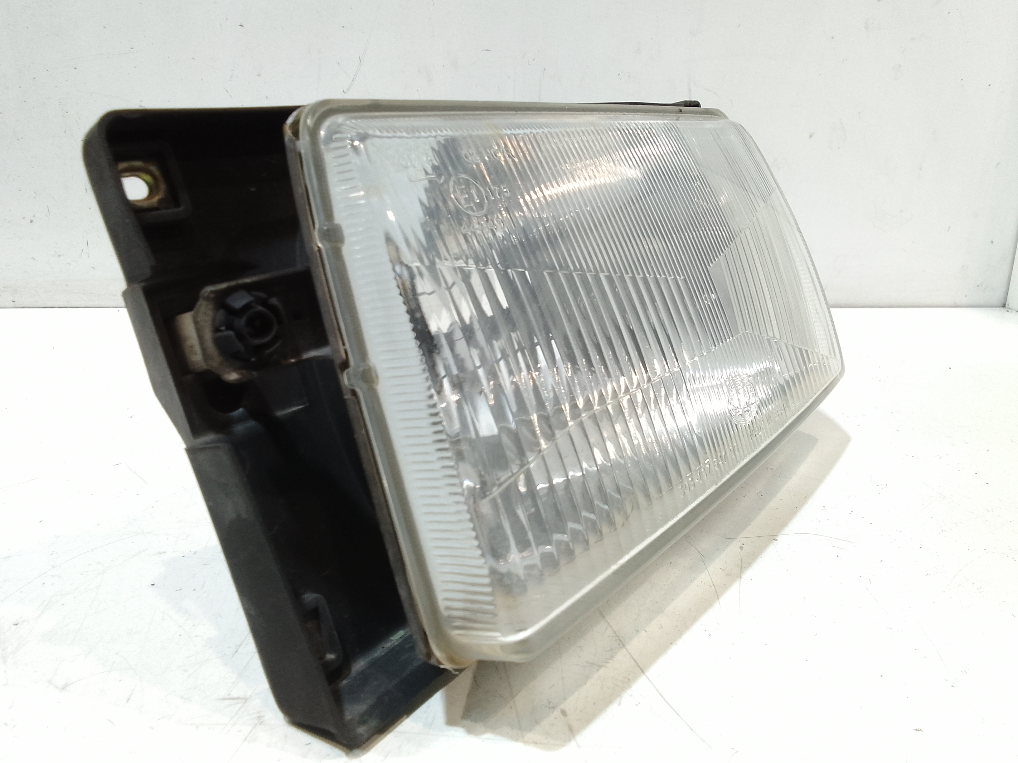 Faro anteriore Sinistro Guida per Volkswagen Polo 2 Serie (1981 - 1994)