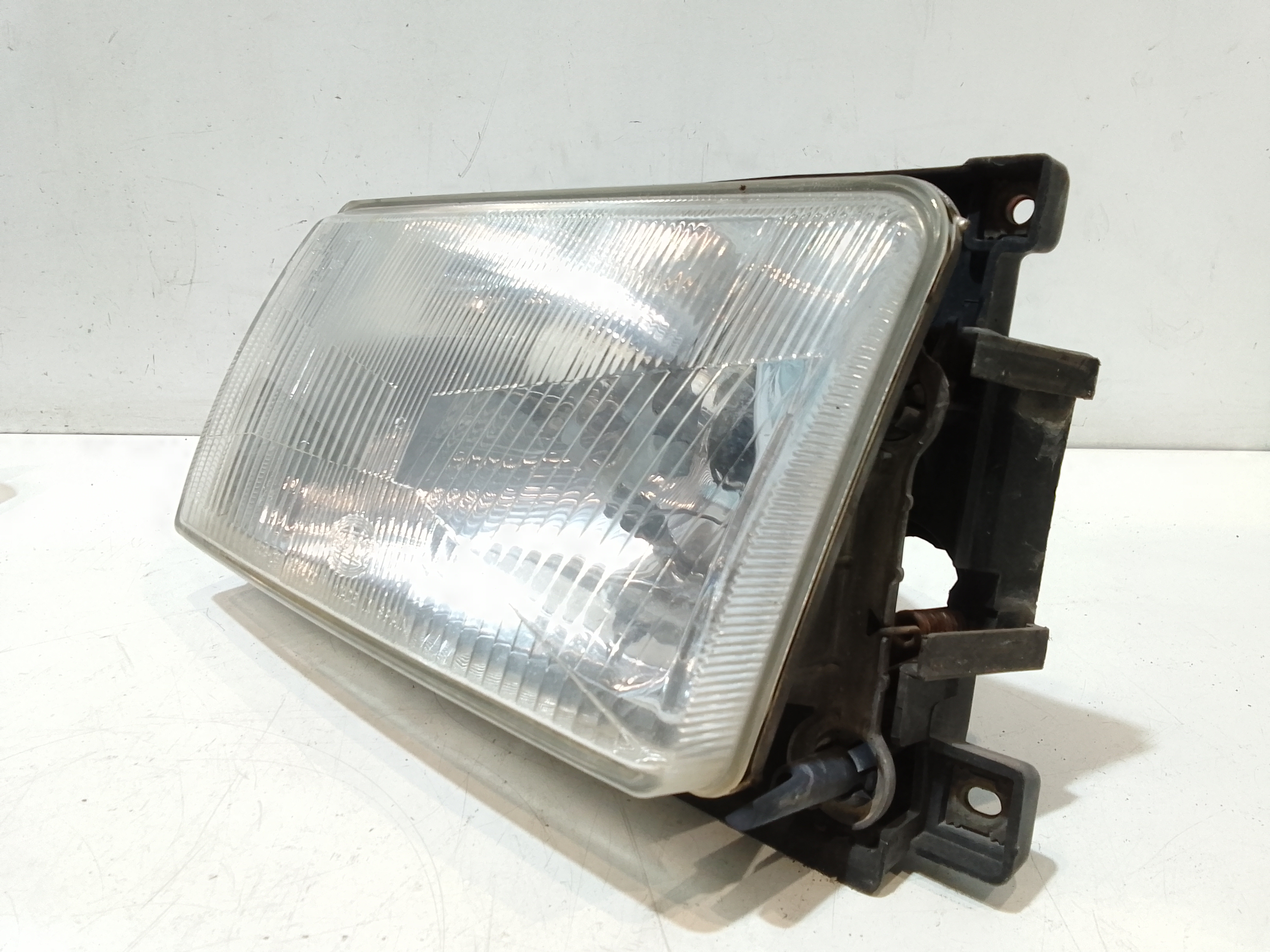 Faro anteriore Sinistro Guida per Volkswagen Polo 2 Serie (1981 - 1994)