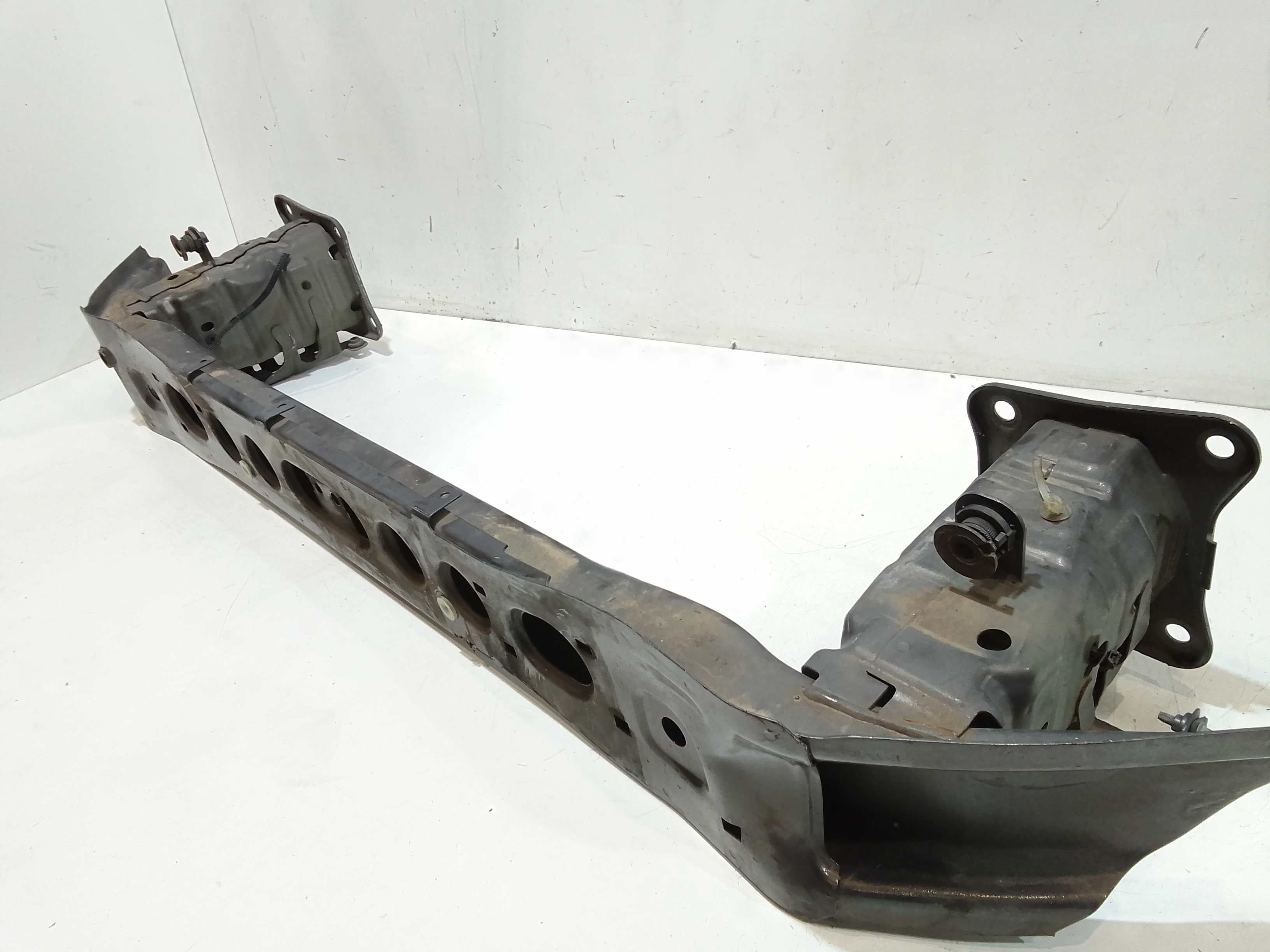 Rinforzo Paraurti anteriore per Ford Focus Berlina 5 Serie (2011 - 2014)