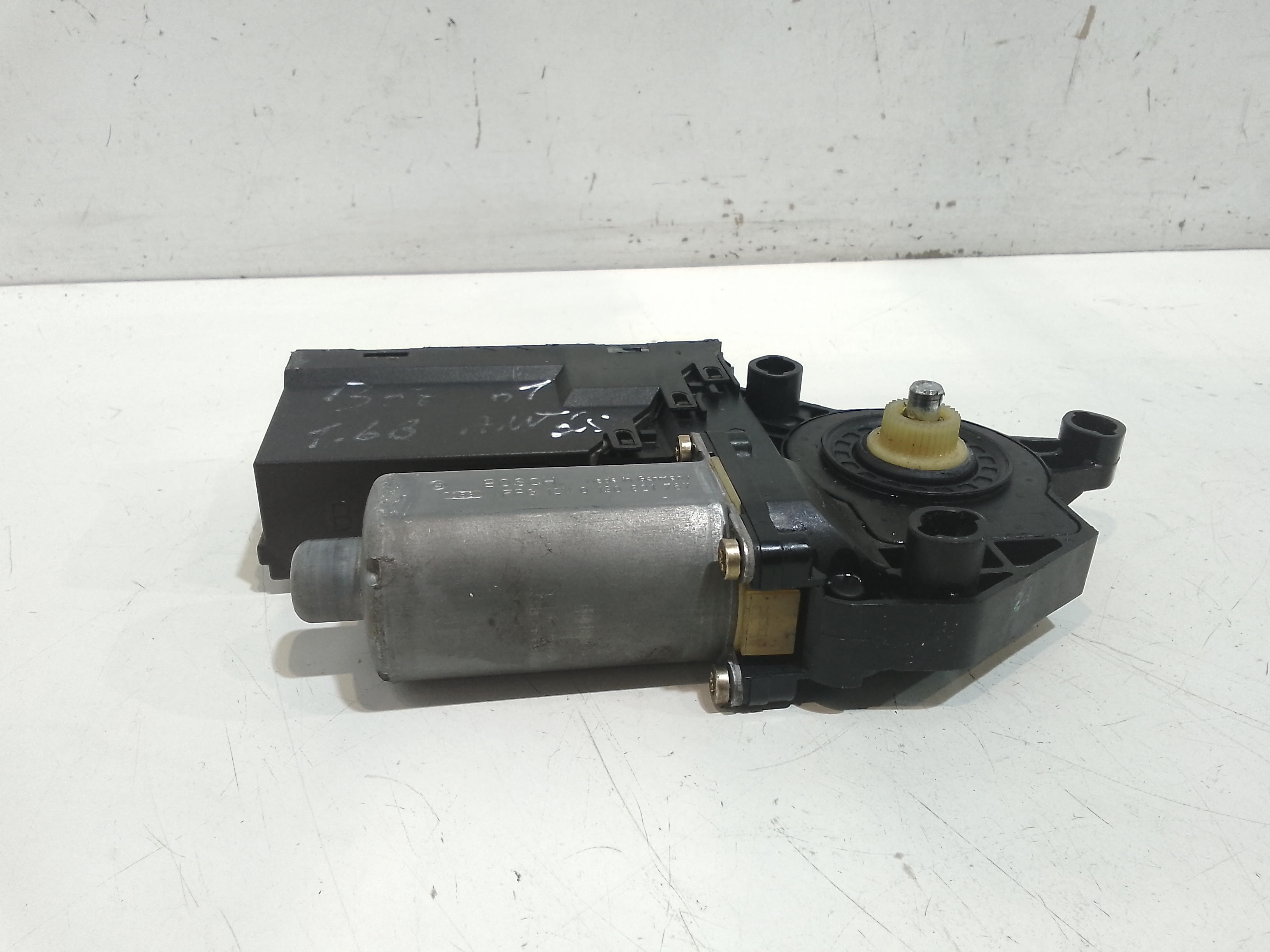 Motorino Alzavetro anteriore Sinistro per Peugeot 307 Berlina (2001 - 2005)