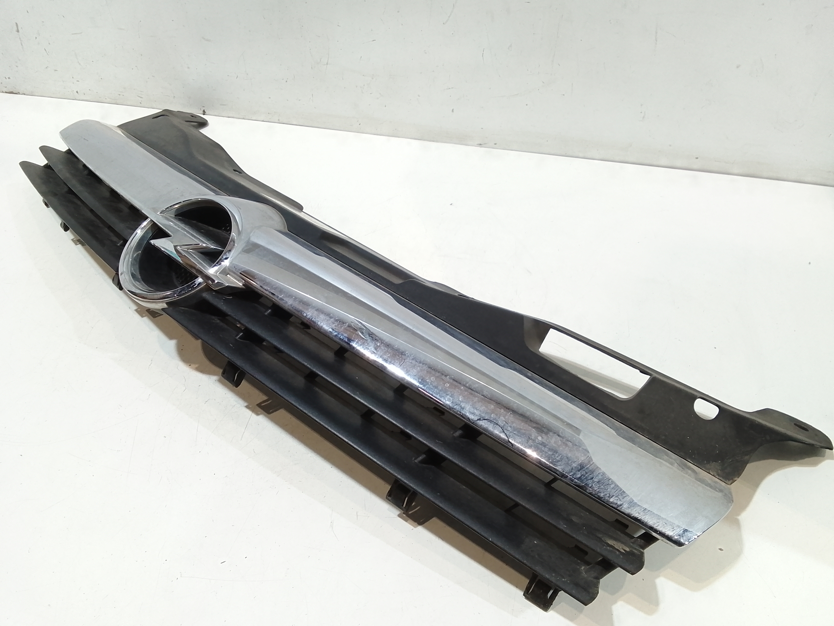 Mascherina anteriore per Opel Astra H Berlina (2004 - 2007)