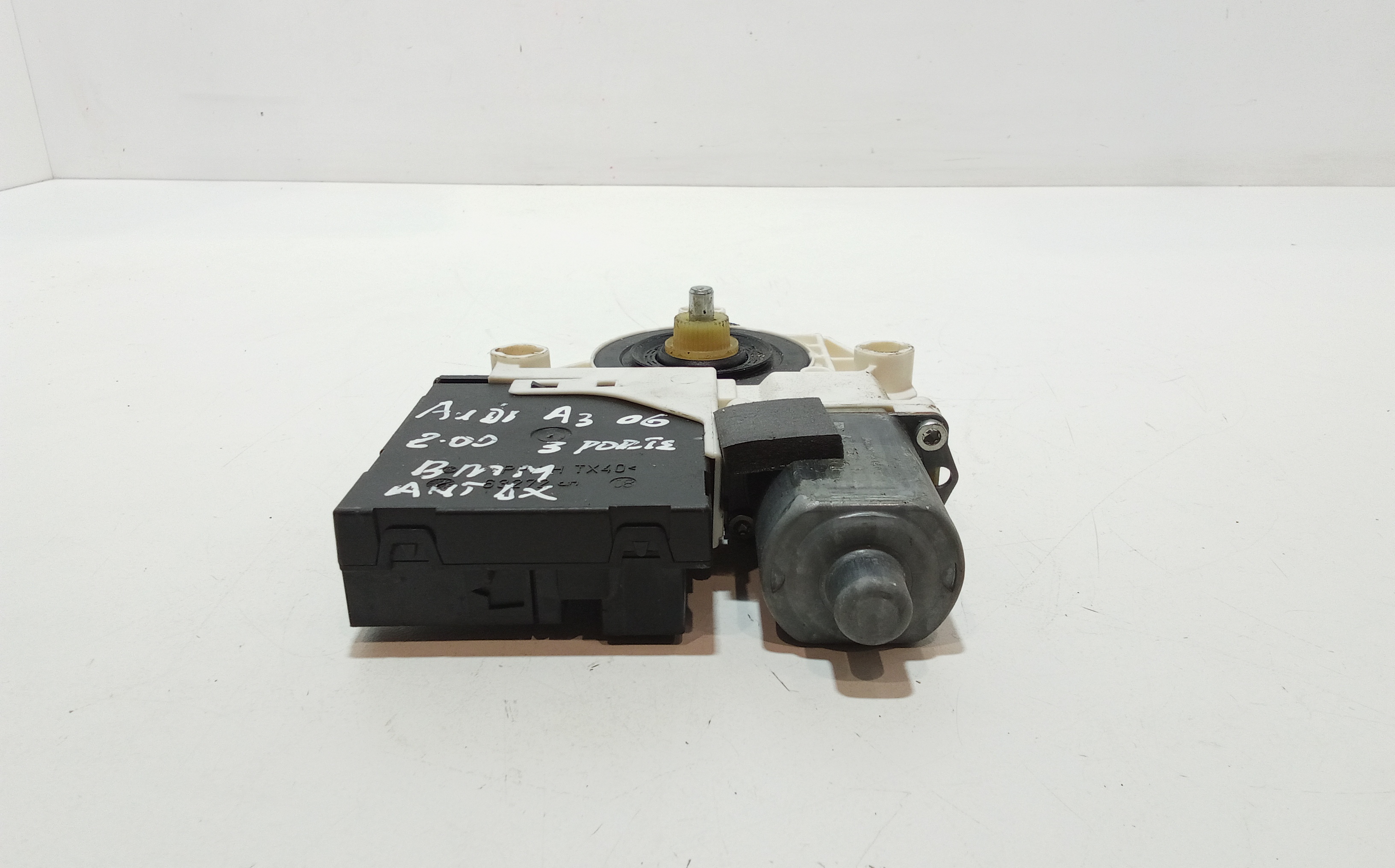 Motorino Alzavetro anteriore destra per Audi A3 Serie (8p1) (05>08) (2005 - 2008)