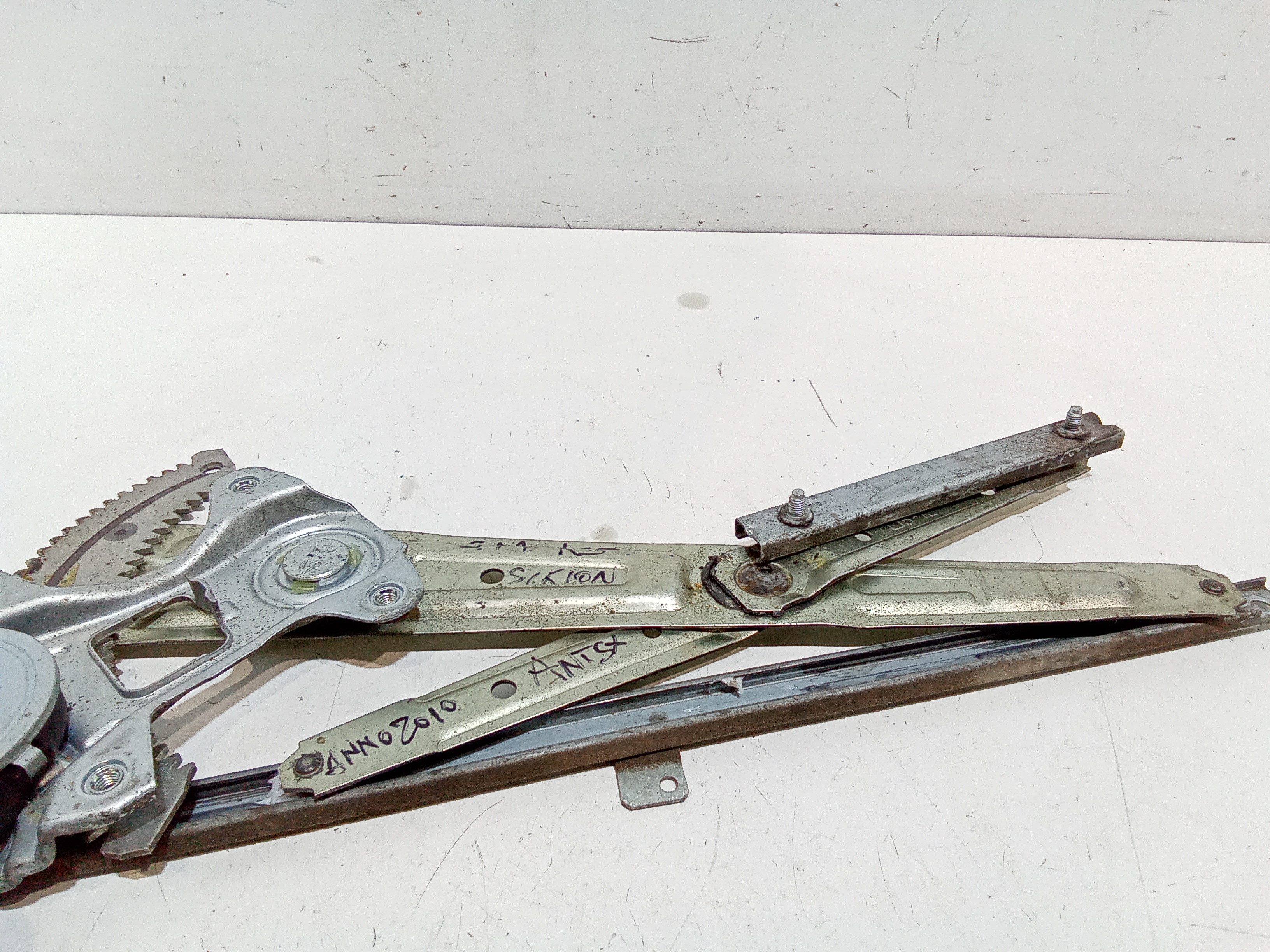 Cremagliera anteriore sinistra Guida per Daihatsu Sirion 2 Serie (2005 - In produzione)