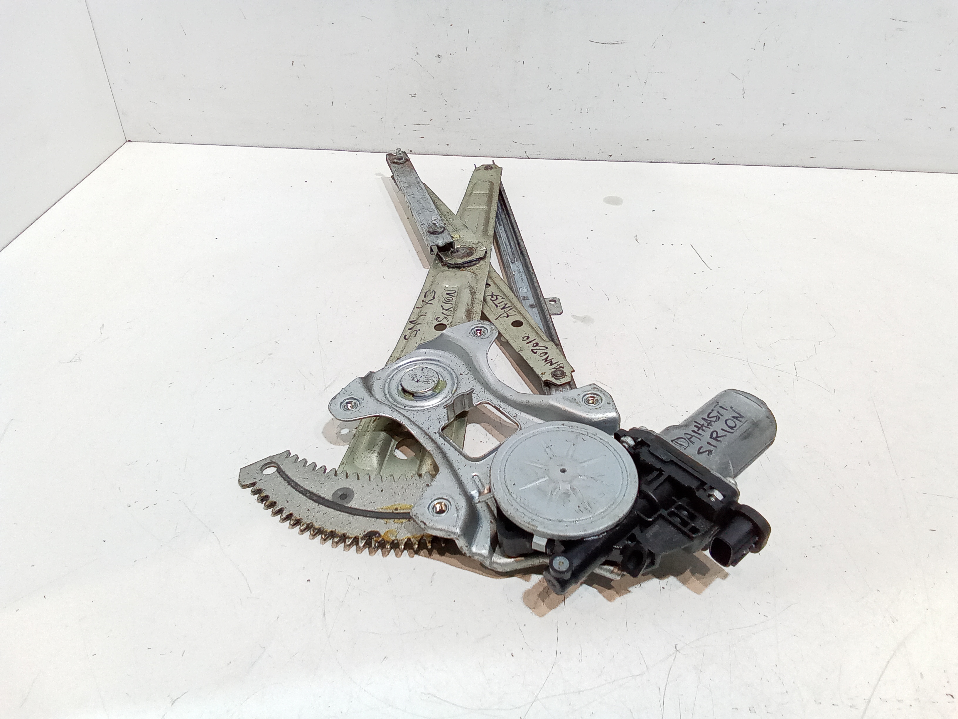 Cremagliera anteriore sinistra Guida per Daihatsu Sirion 2 Serie (2005 - In produzione)