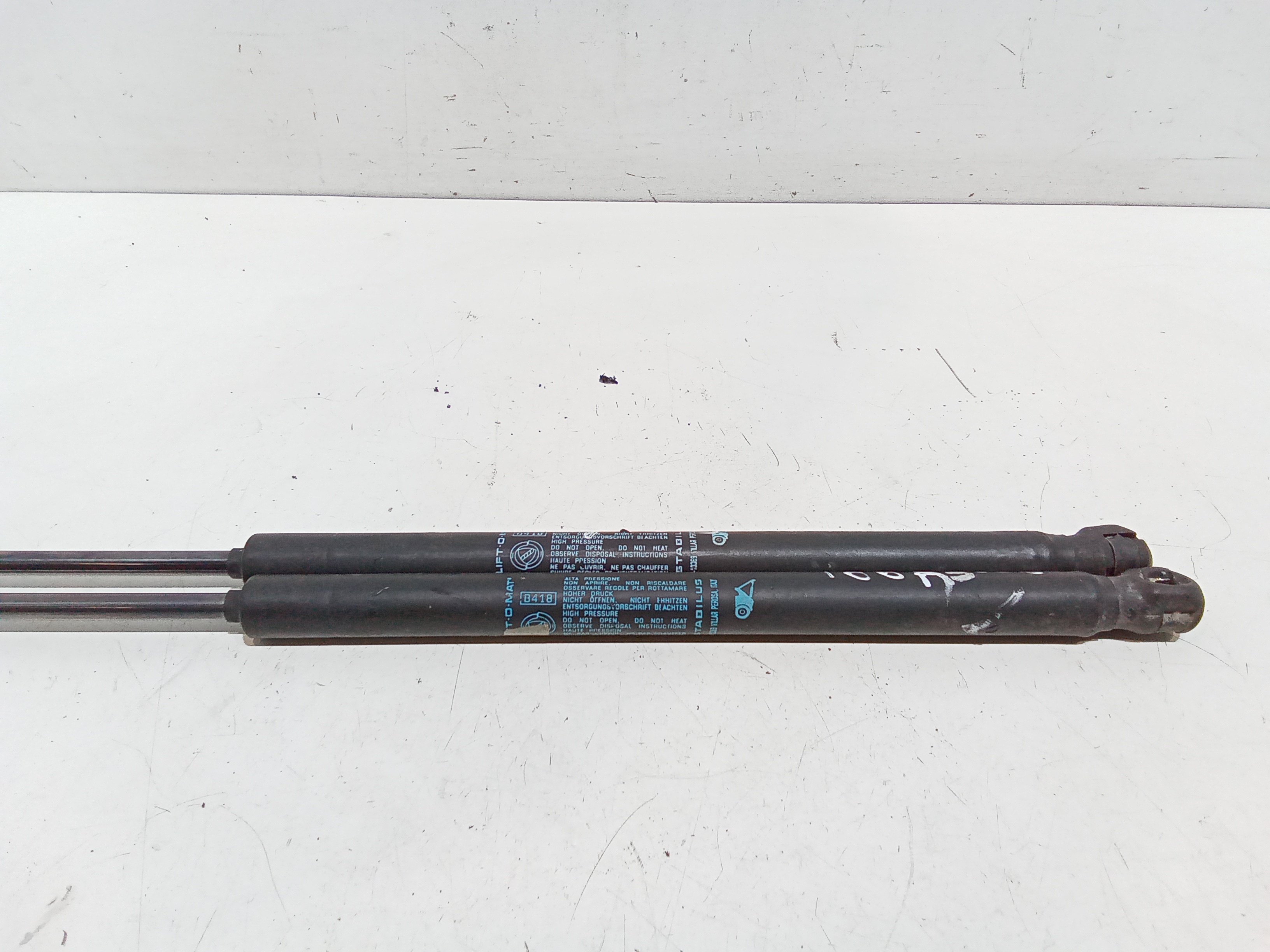 Pistoncini cofano Post. per Lancia Ypsilon 1 Serie (2003 - 2006)