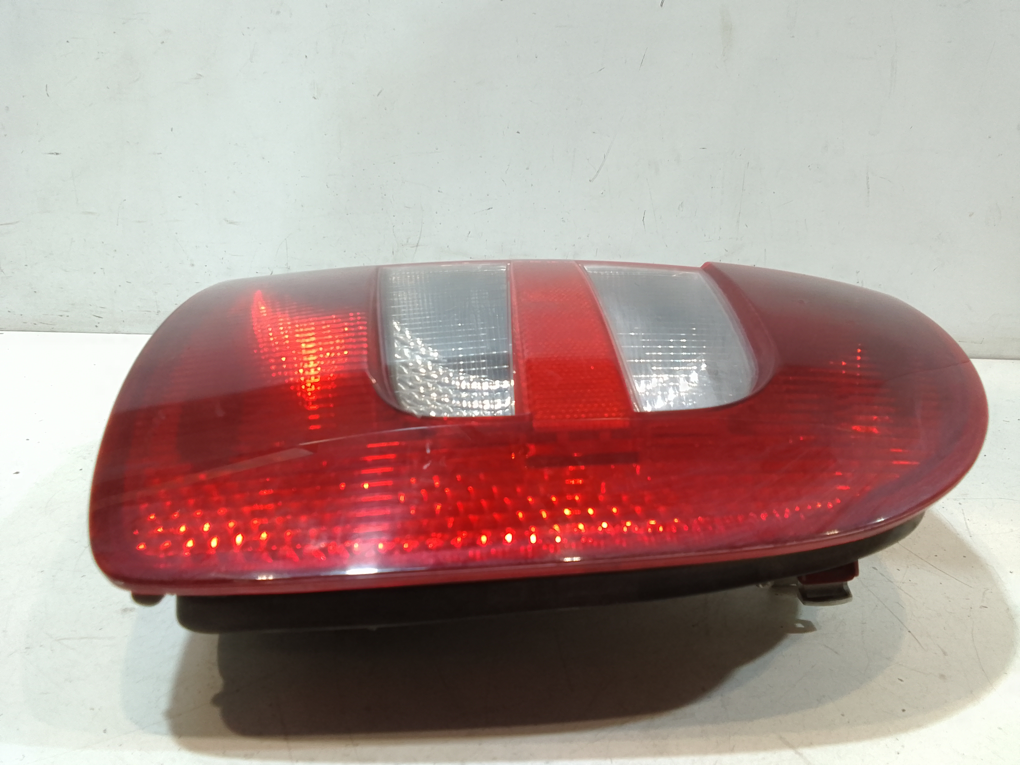 Stop fanale posteriore Destro Passeggero per Skoda Fabia Berlina 1 Serie (1999 - 2007)