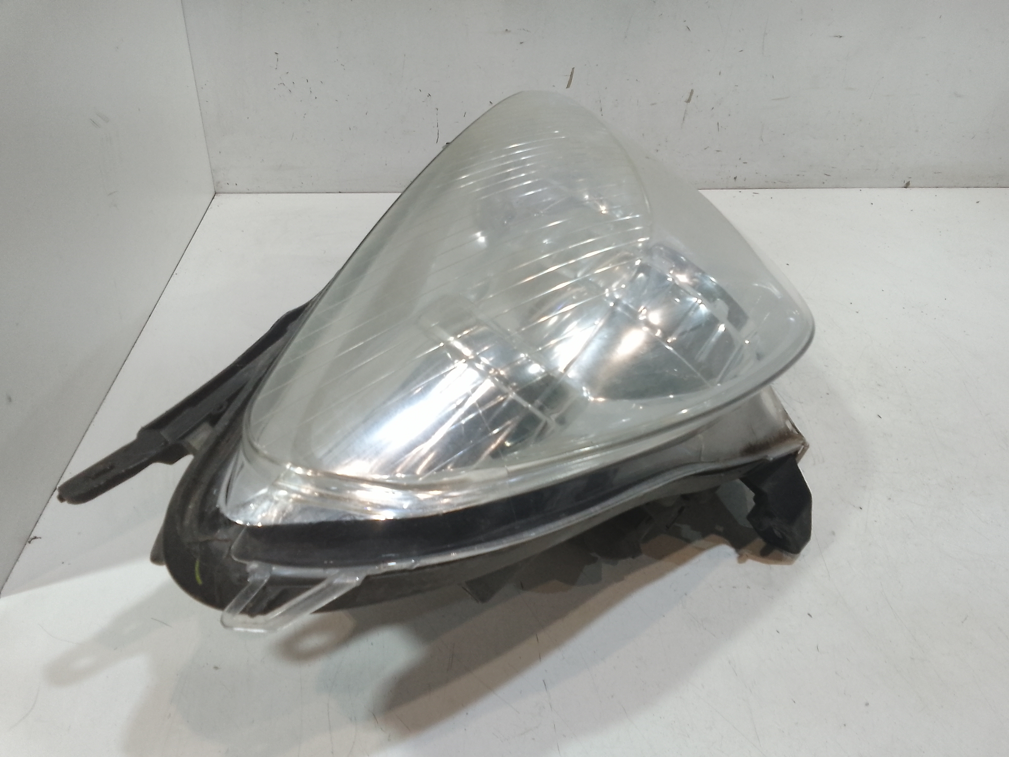 Faro anteriore Destro Passeggero per Opel Astra H S. Wagon 2 Serie (2007 - In produzione)