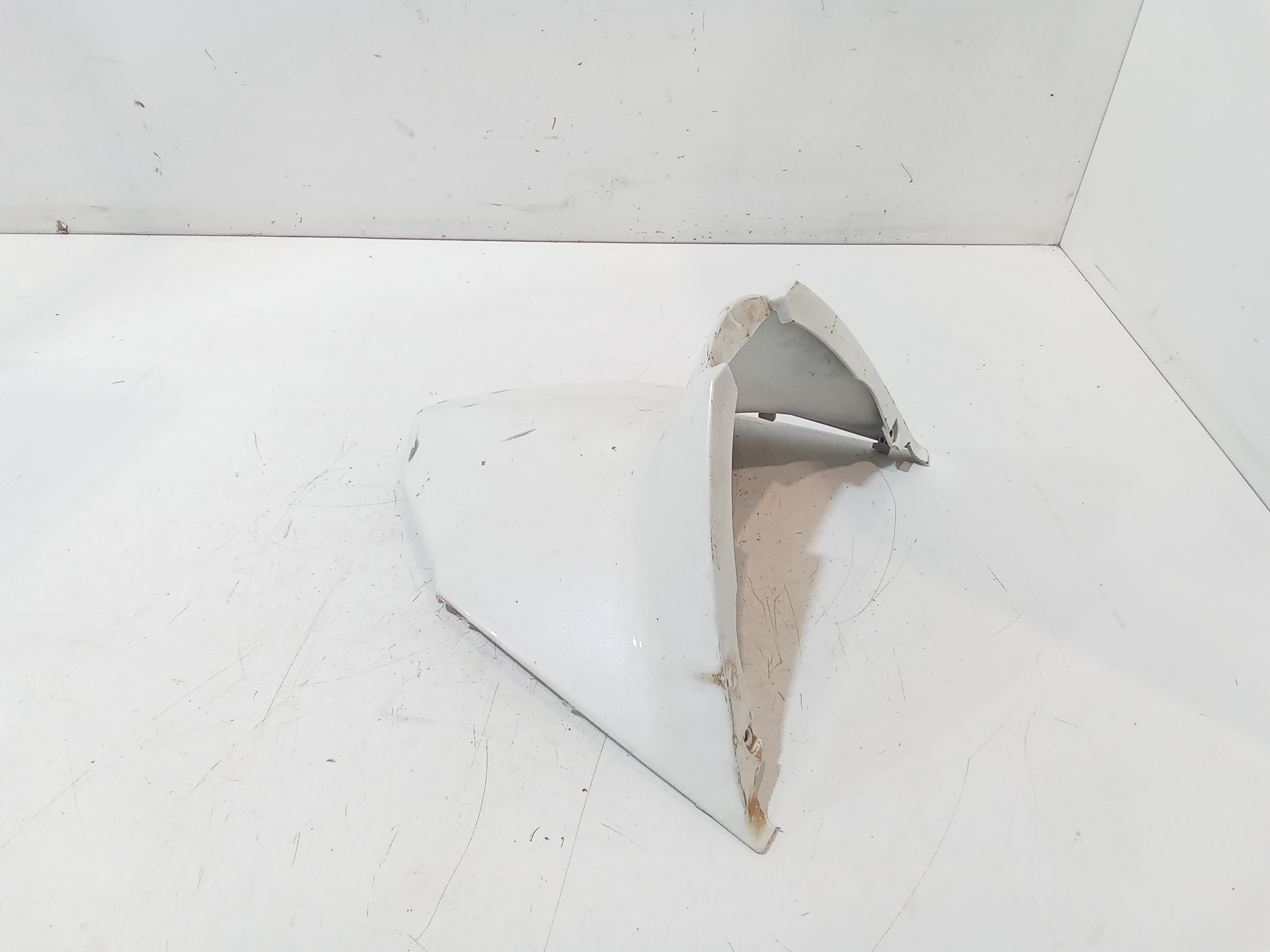 Carena centrale inferiore sella per Piaggio Liberty Iget (15>18) (2015 - 2018)