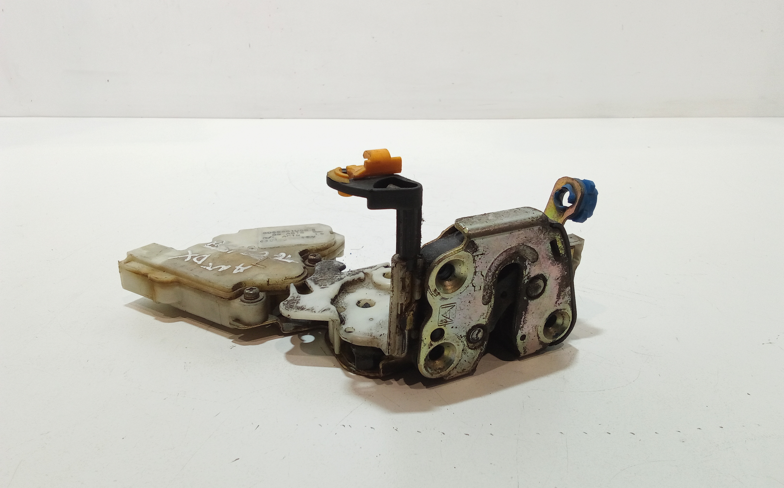 Serratura Anteriore Destra per Nissan Almera 2 Serie (2000 - 2003)