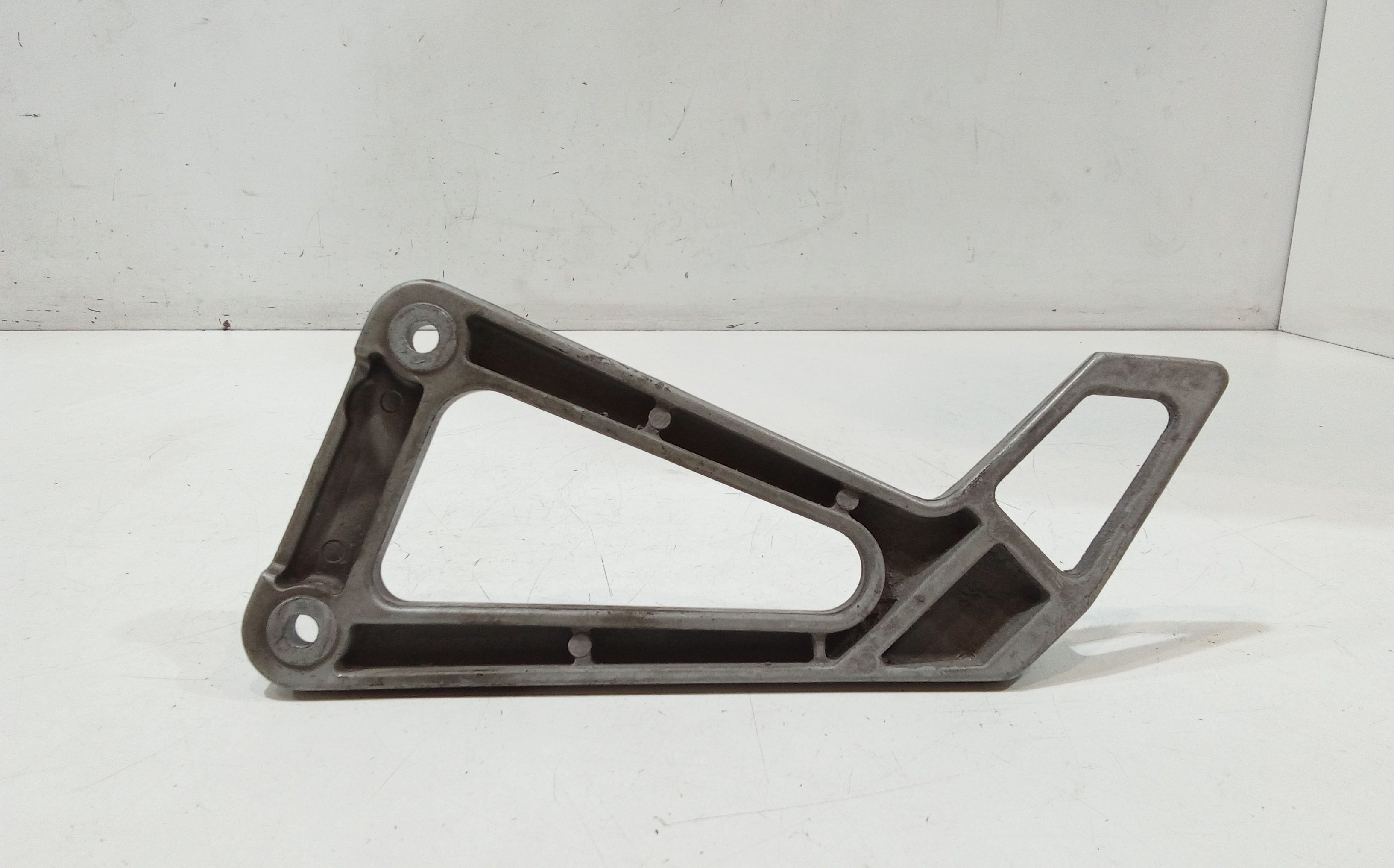 Staffa supporto pedalino posteriore destra per Cagiva Navigator 1000cc (2000 - 2005)