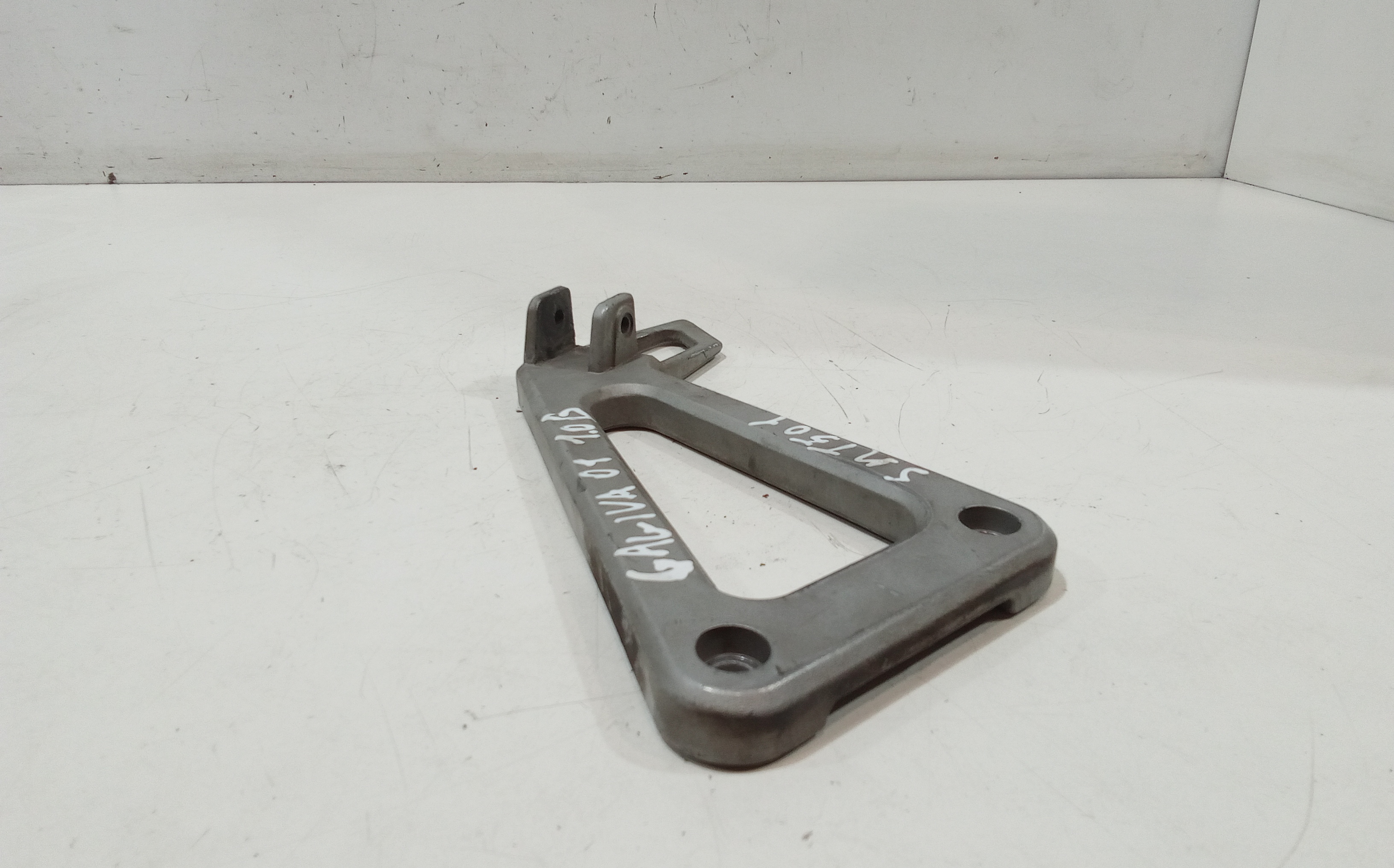 Staffa supporto pedalino posteriore destra per Cagiva Navigator 1000cc (2000 - 2005)