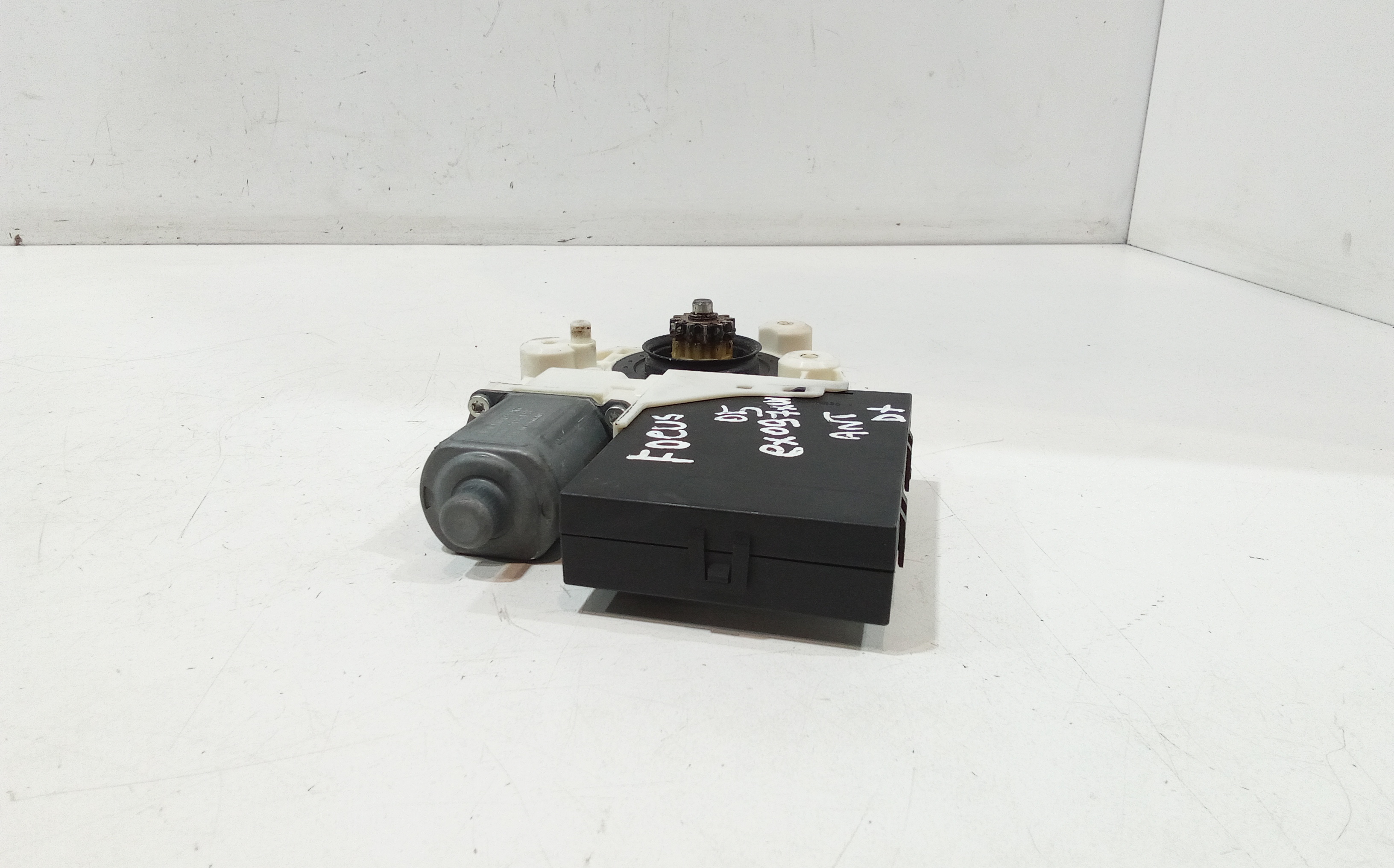 Motorino Alzavetro anteriore Sinistro per Ford Focus Berlina 3 Serie (2004 - 2008)