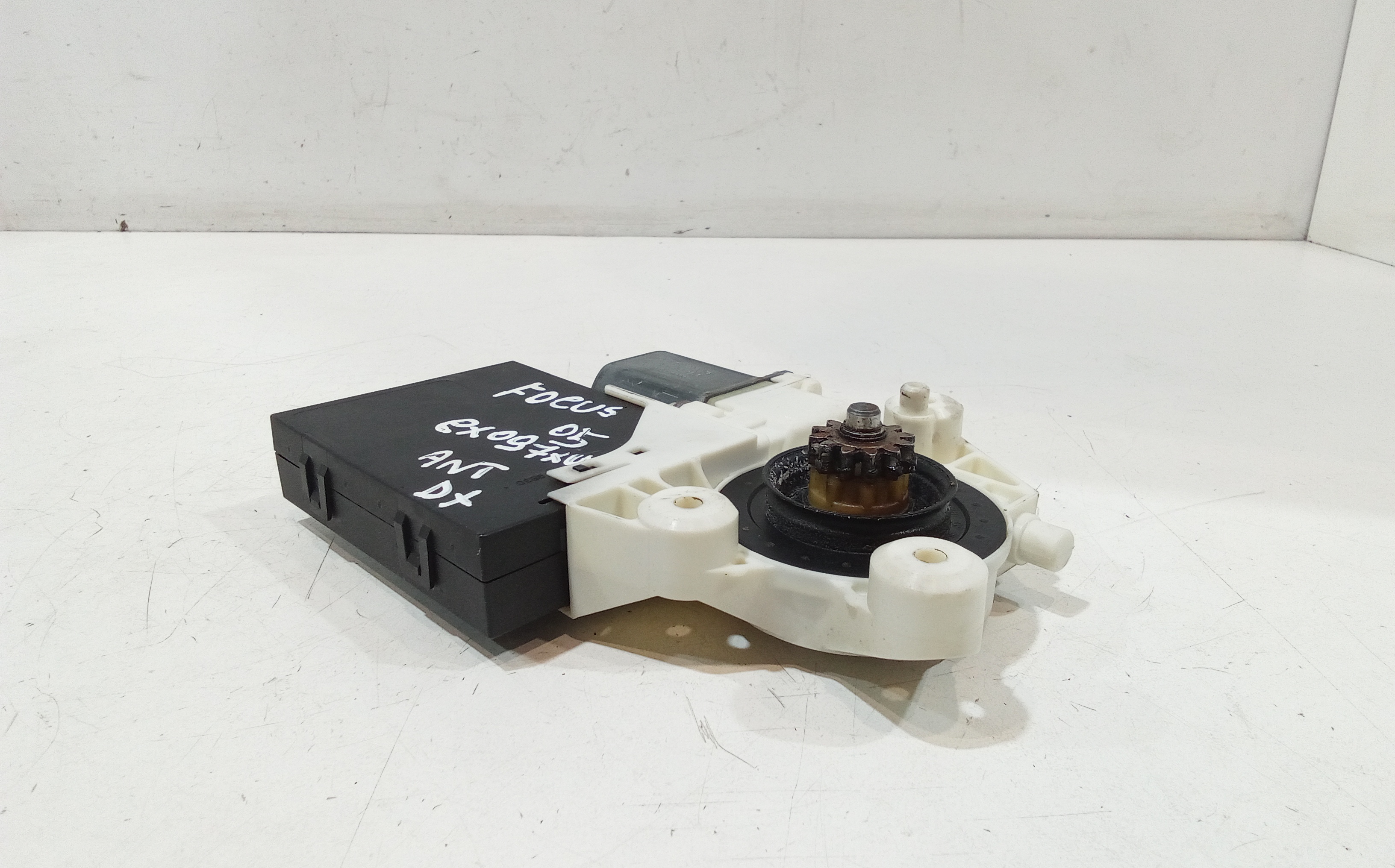 Motorino Alzavetro anteriore Sinistro per Ford Focus Berlina 3 Serie (2004 - 2008)