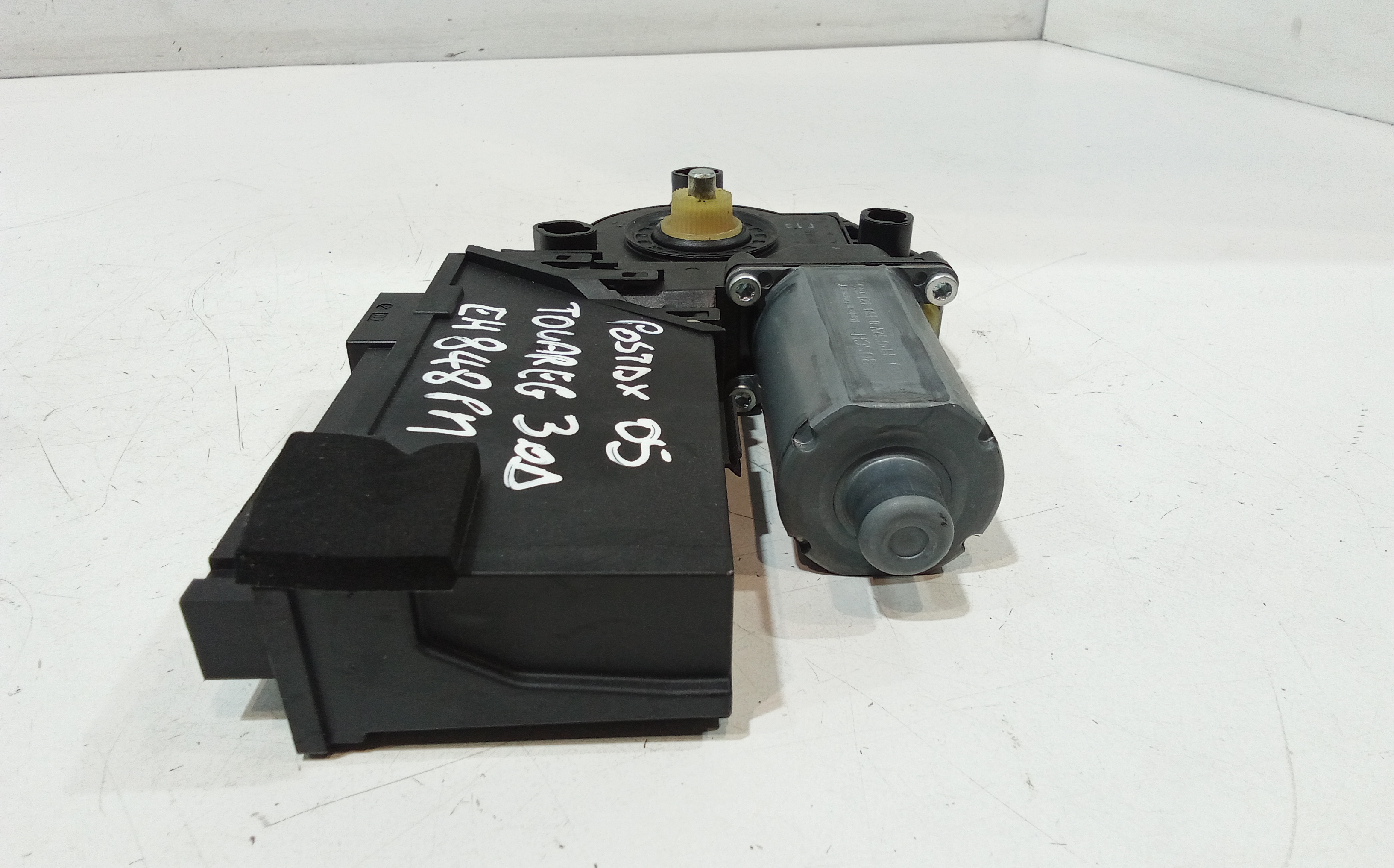 Motorino Alzavetro posteriore destra per Volkswagen Touareg 1 Serie (2002 - 2006)