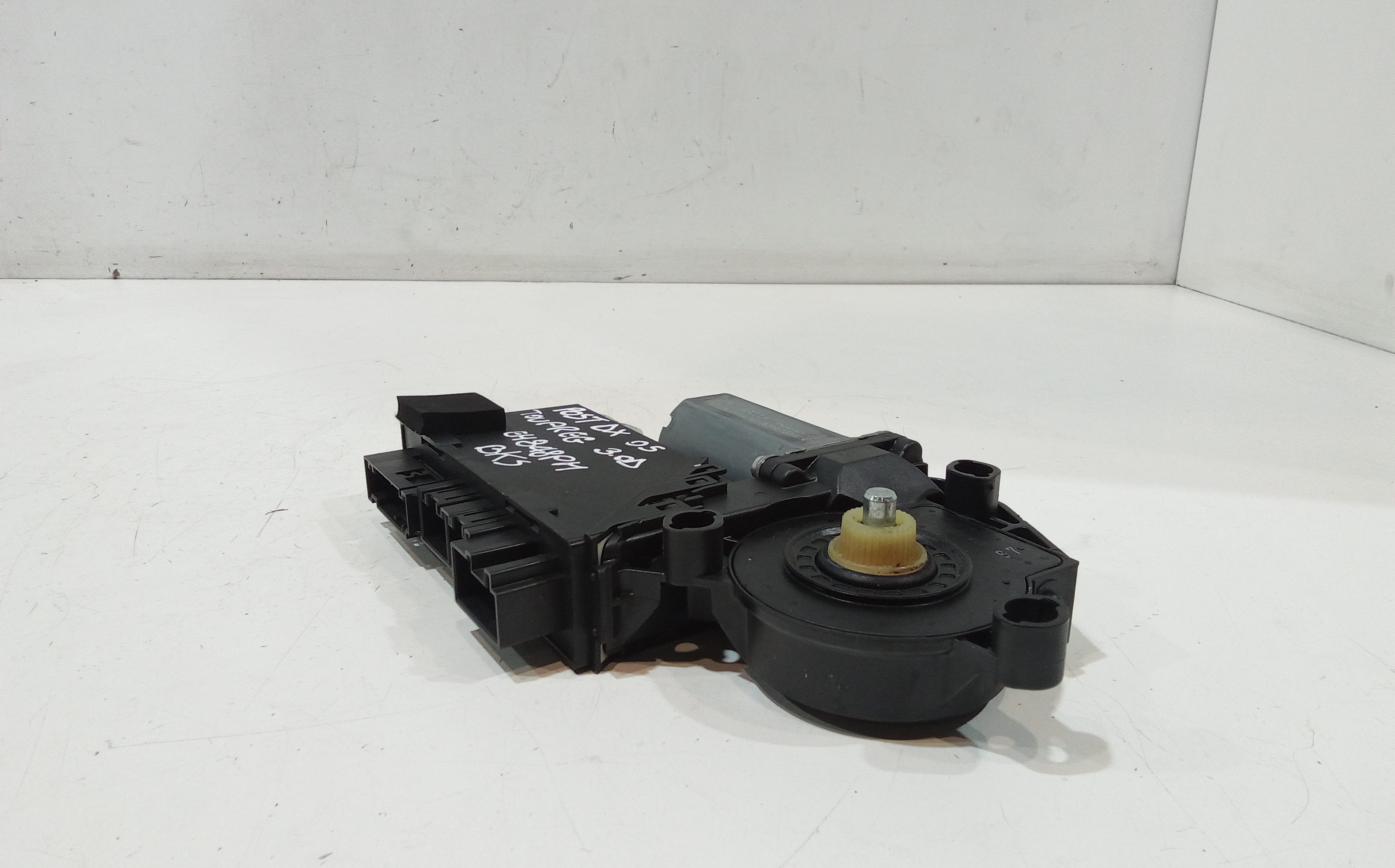 Motorino Alzavetro posteriore destra per Volkswagen Touareg 1 Serie (2002 - 2006)