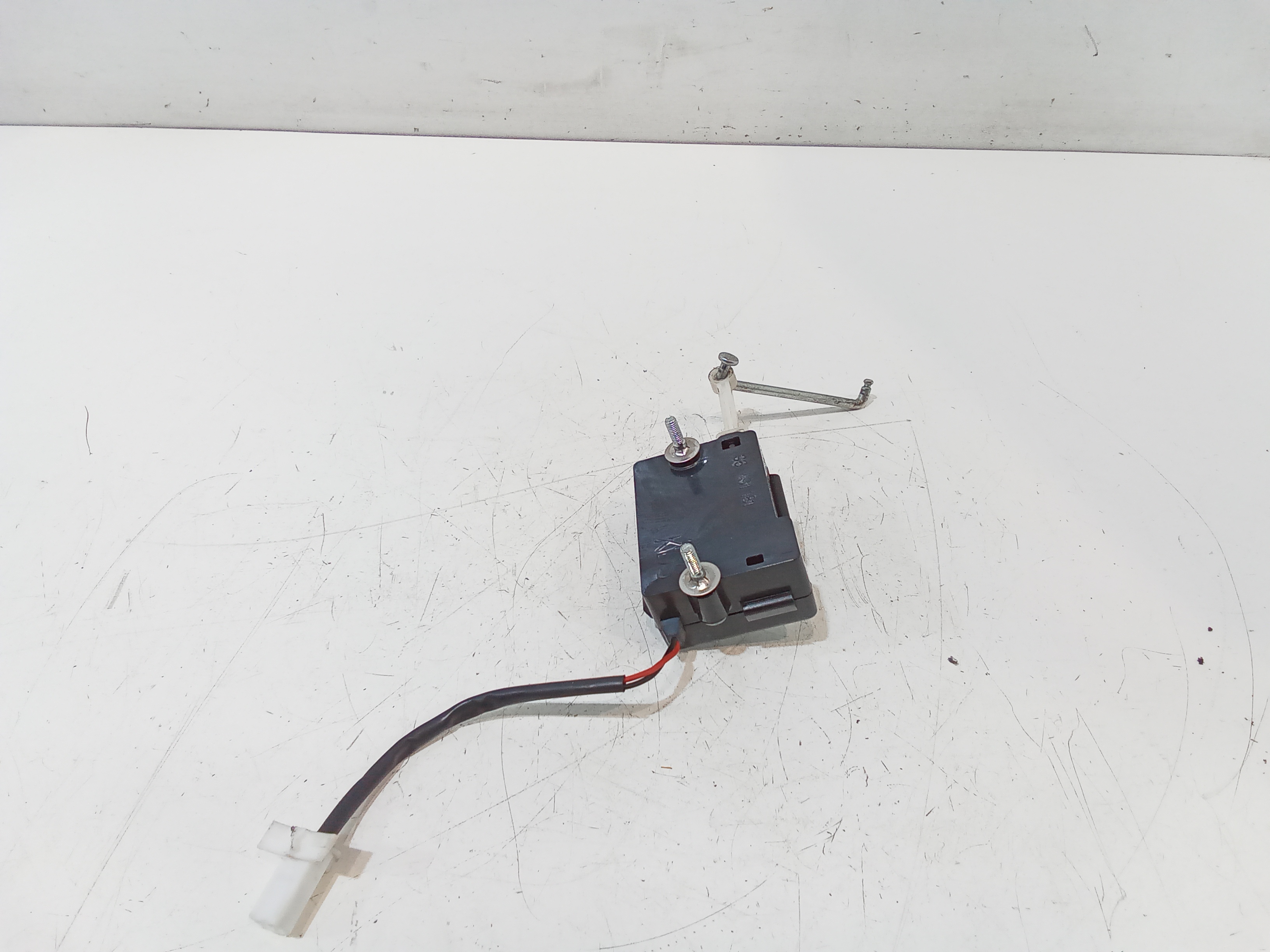 Attuatore serratura cofano posteriore per Chevrolet Spark 2 Serie (2012 - In produzione)