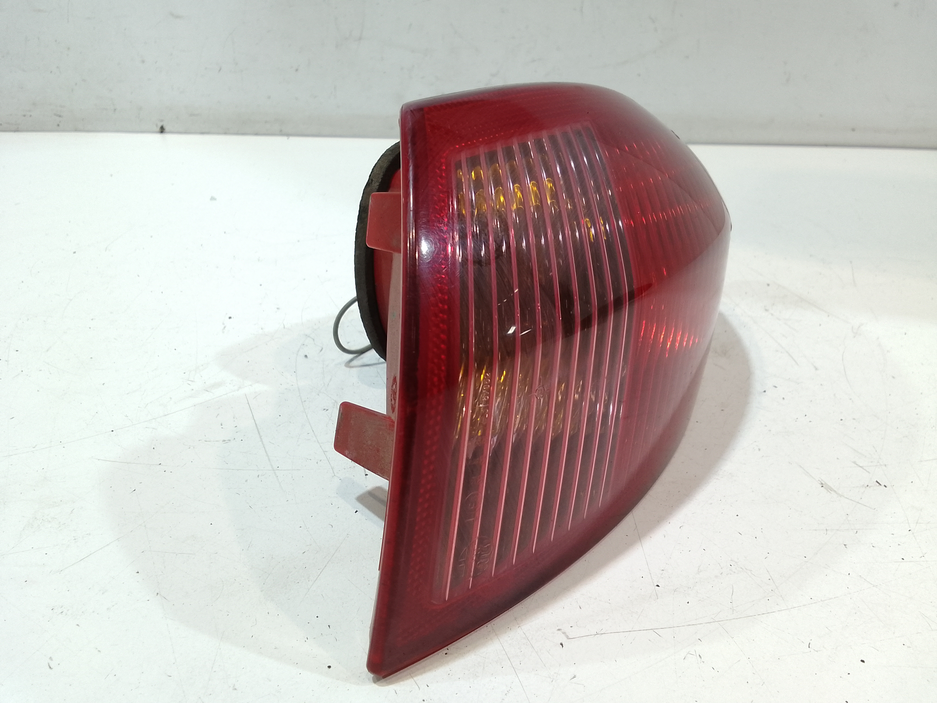 Stop fanale posteriore Destro Passeggero per Alfa Romeo 147 Serie (937) (00>05<) (2000 - 2005)