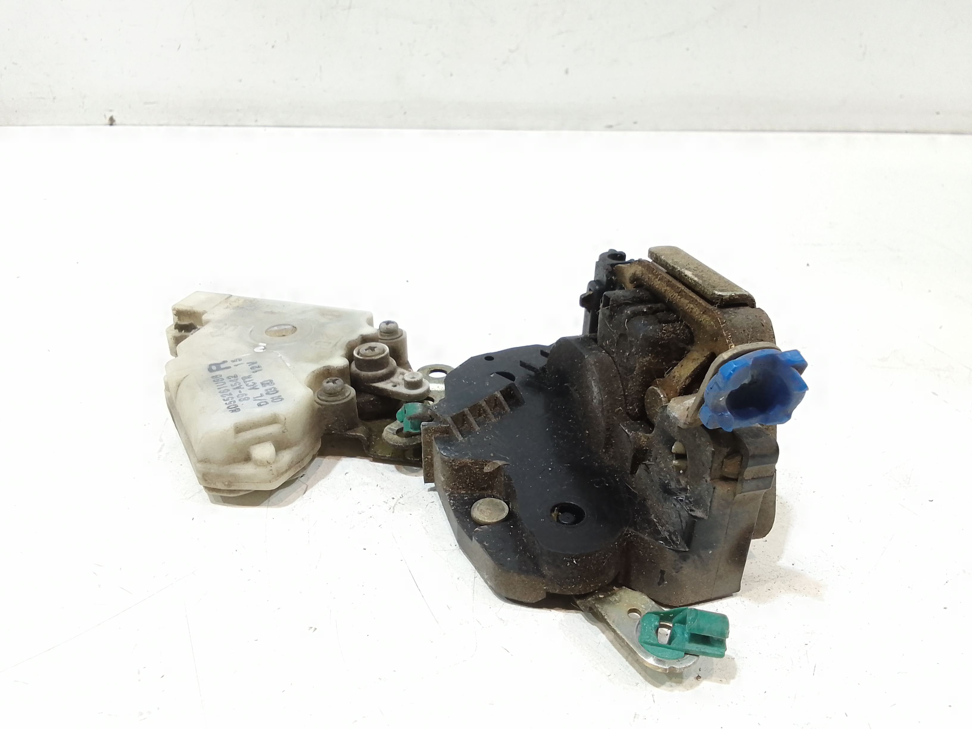 Serratura Anteriore Destra per Nissan Almera 2 Serie (2000 - 2003)