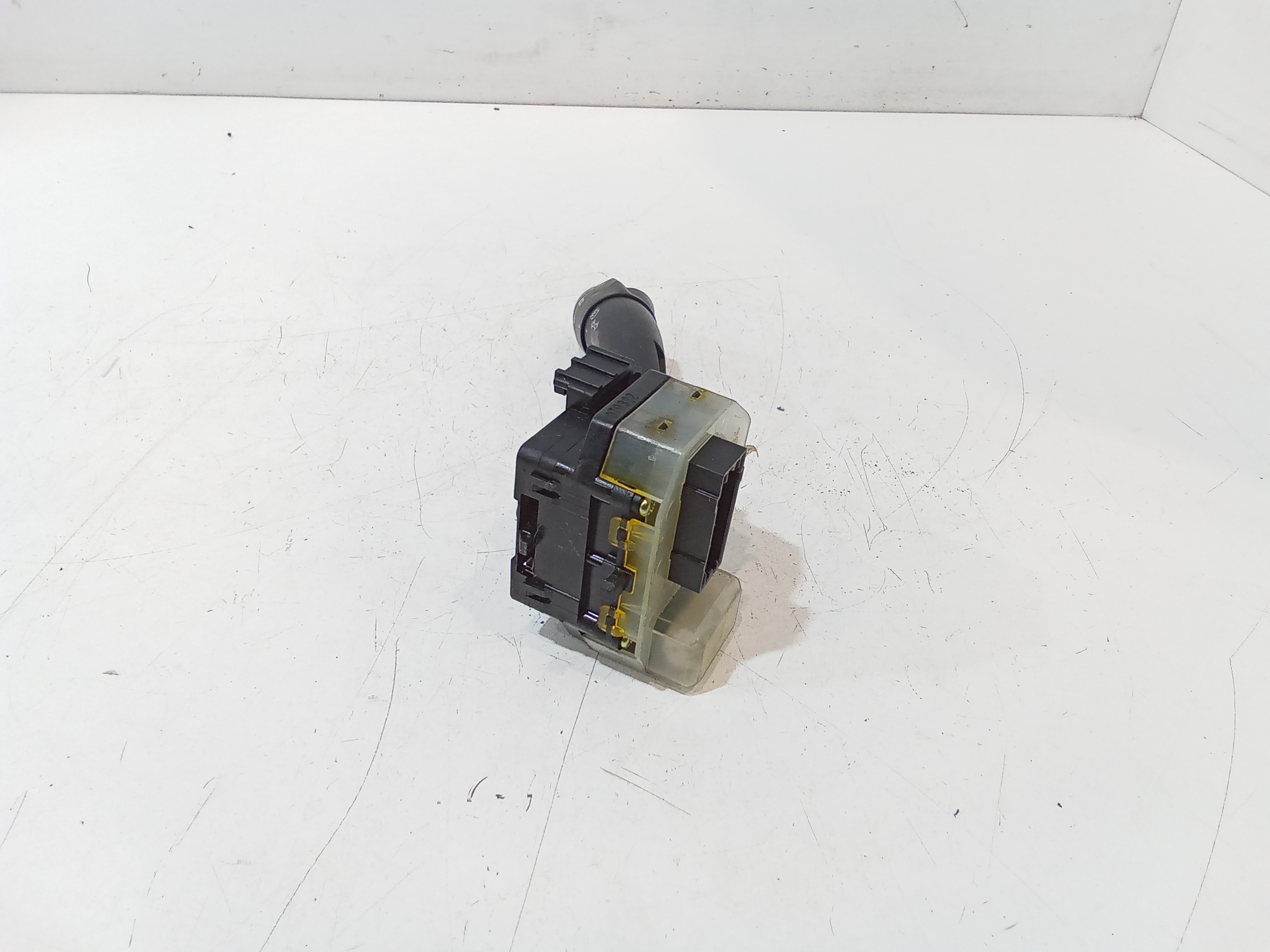 Devioluci sinistro per Kia Cee d 1 Serie (2006 - 2012)