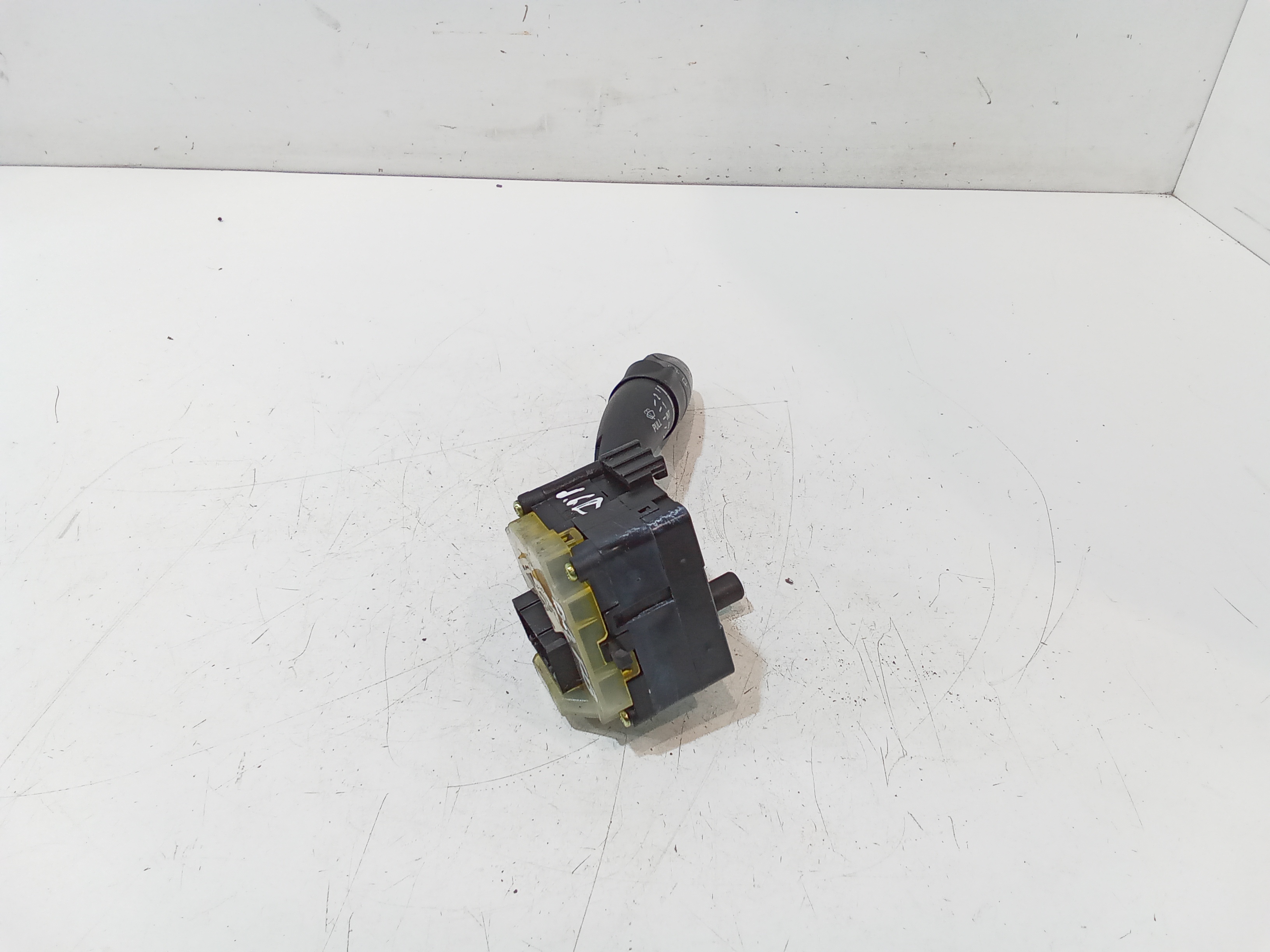 Devioluci destro per Kia Cee d 1 Serie (2006 - 2012)