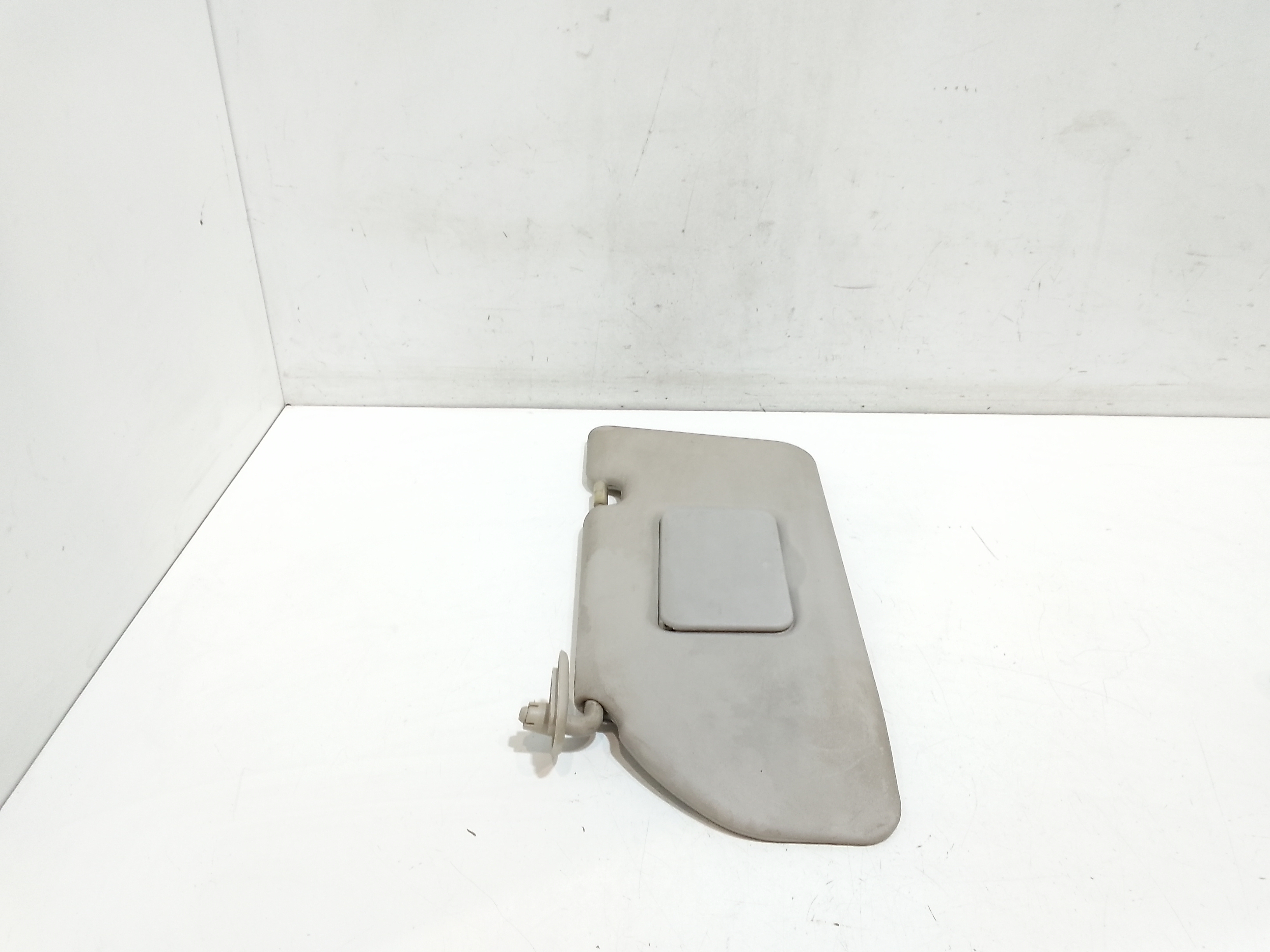 Parasole aletta anteriore Lato Guida per Nissan Almera 2 Serie (2000 - 2003)