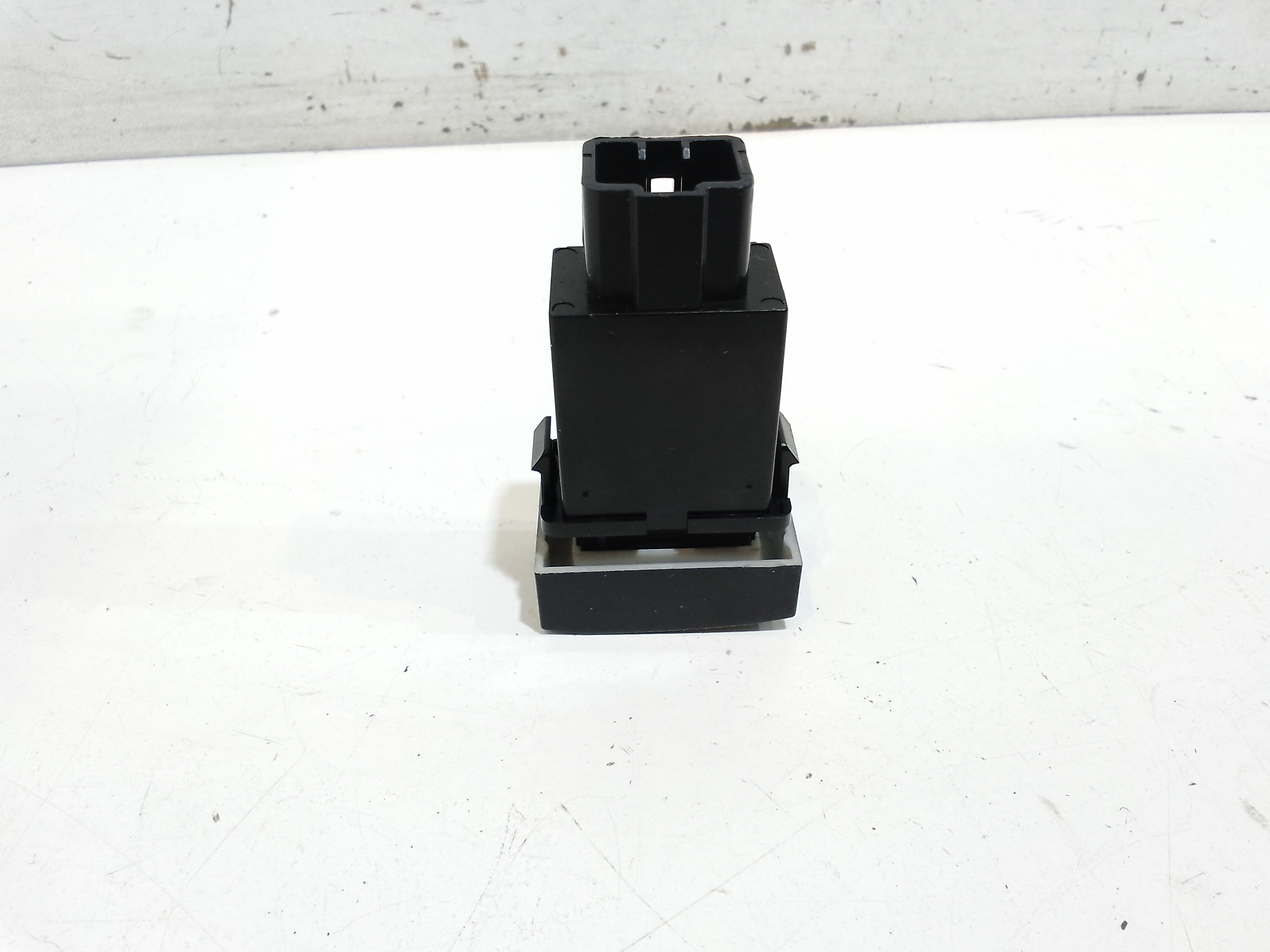 Pulsante Tergilunotto posteriore per Kia Sorento 1 Serie (2002 - 2006)