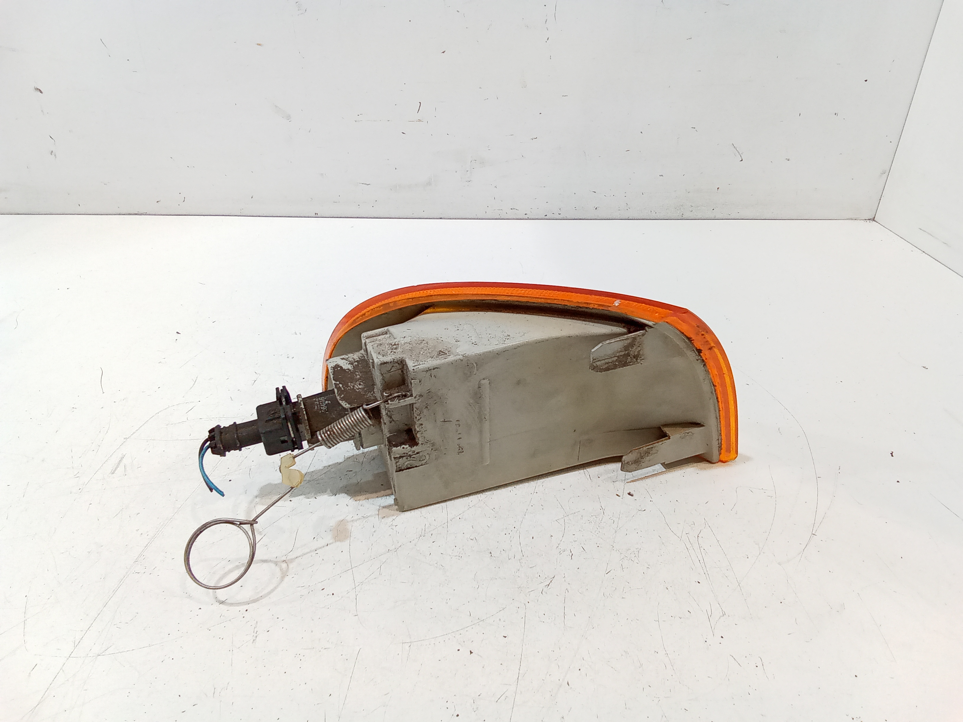 Freccia ant SX per Fiat Punto Berlina 3p (1993 - 1999)