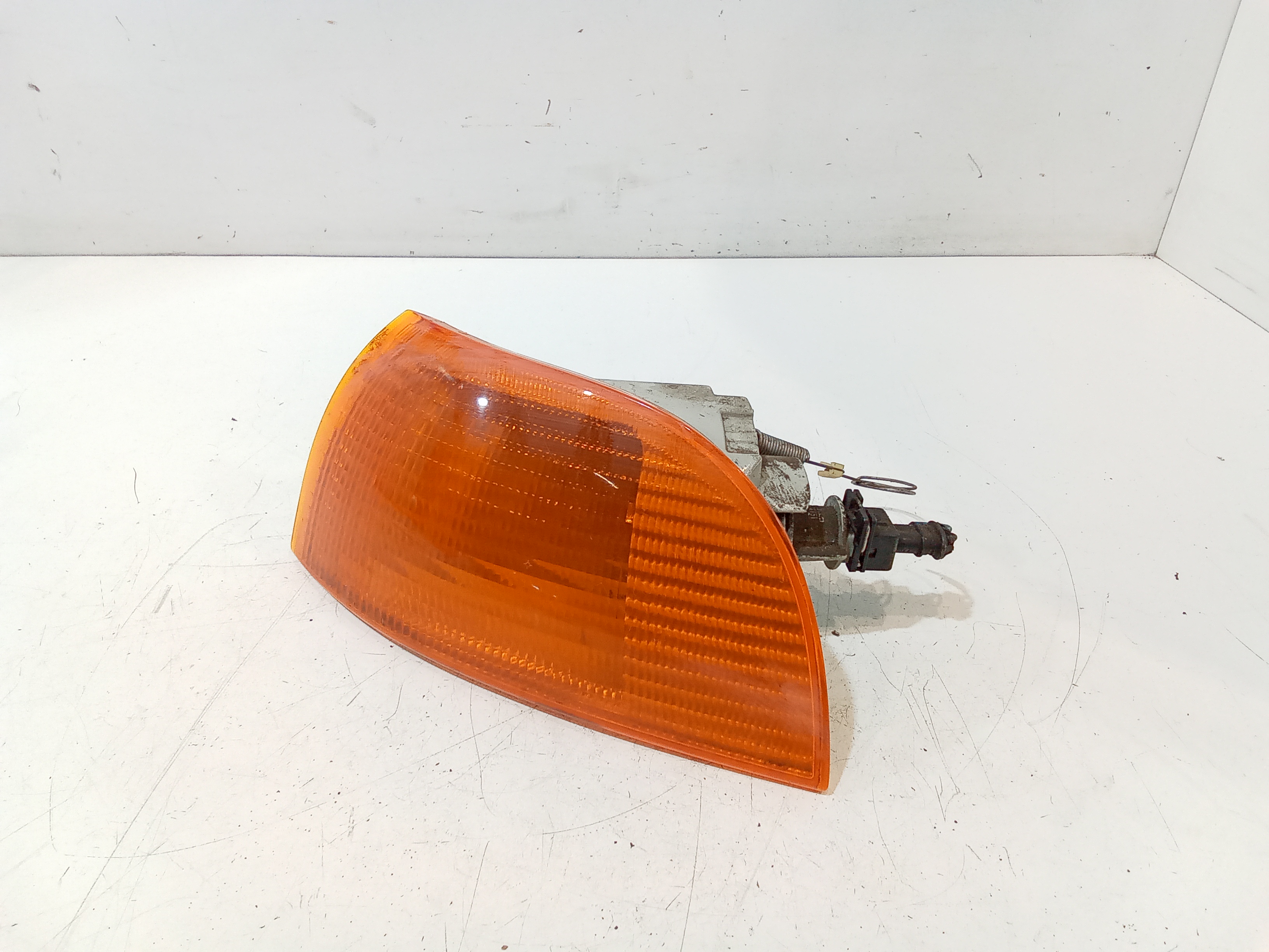 Freccia ant SX per Fiat Punto Berlina 3p (1993 - 1999)