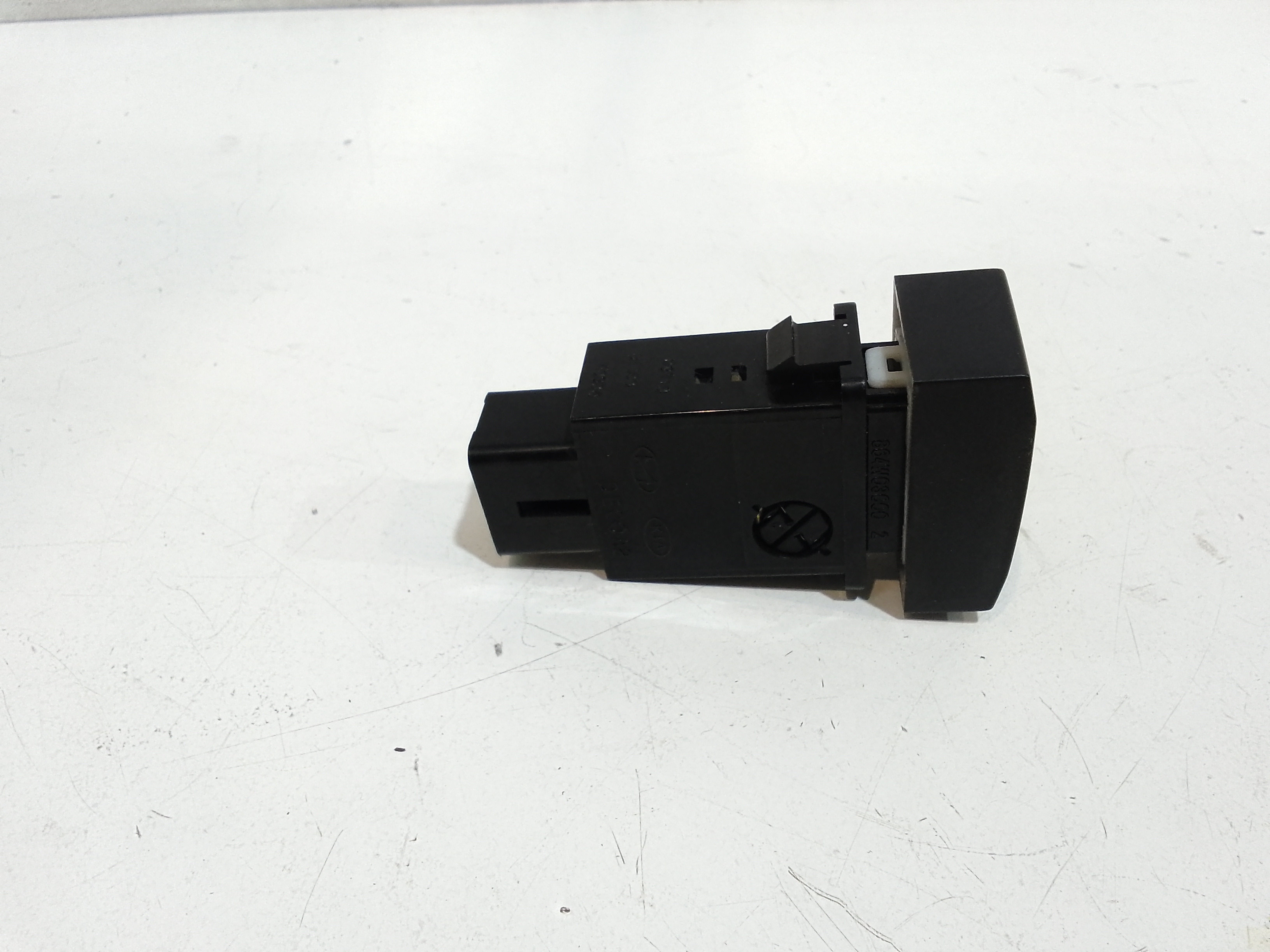 Pulsante interruttore sbrina lunotto post. per Kia Sorento 1 Serie (2002 - 2006)