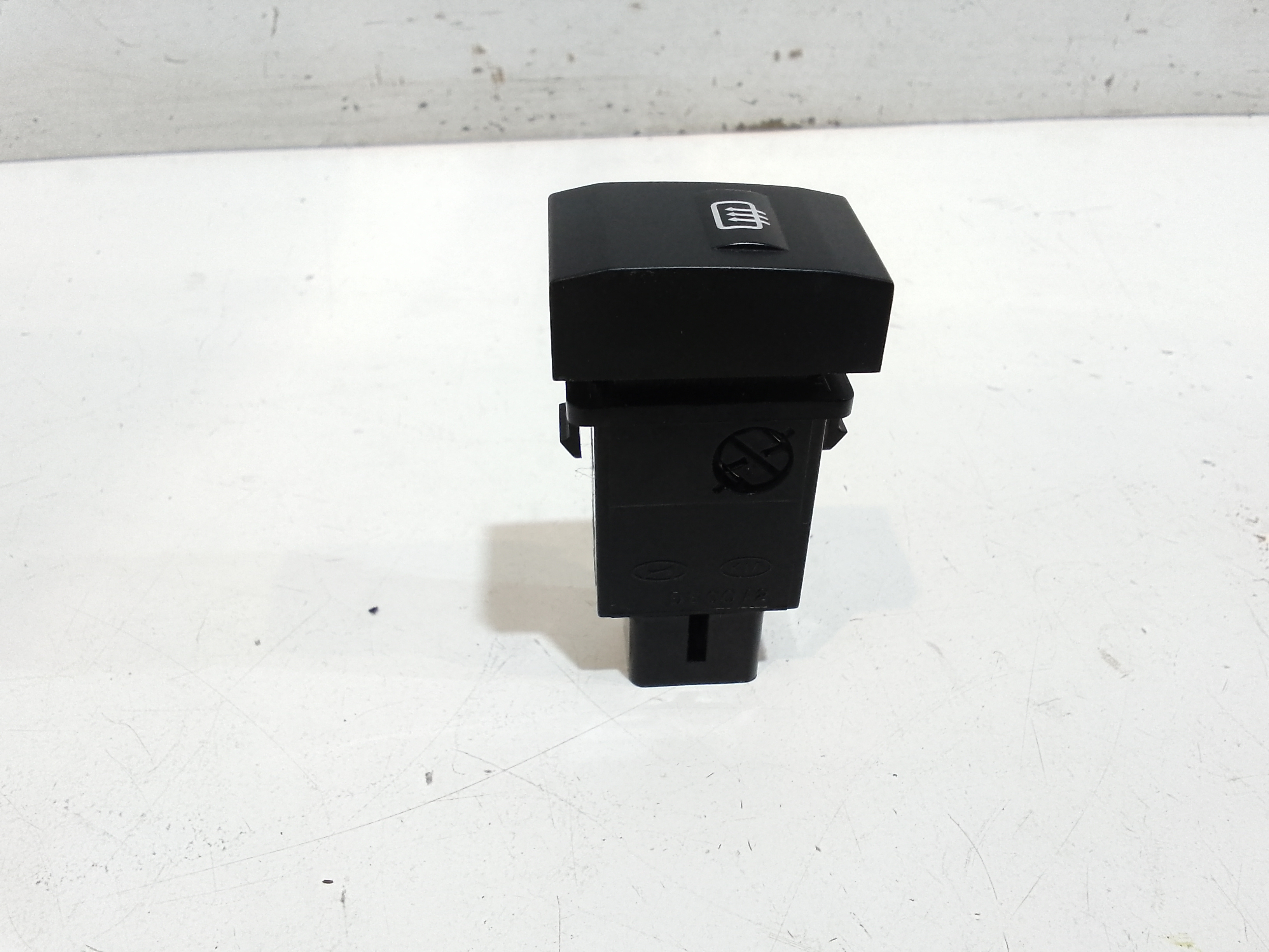 Pulsante interruttore sbrina lunotto post. per Kia Sorento 1 Serie (2002 - 2006)