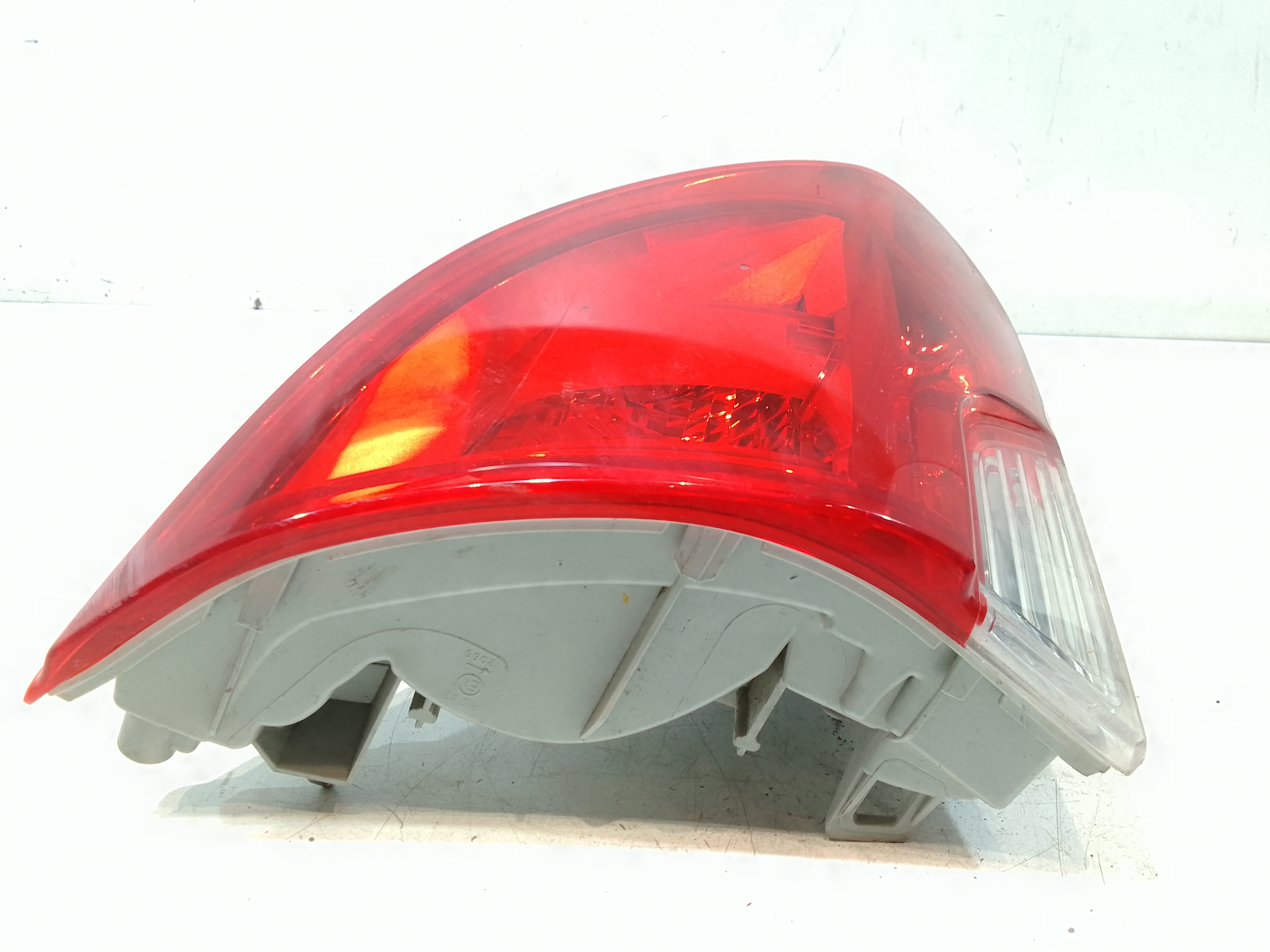 Stop posteriore sinistro a led integrato nel portello per Peugeot 2008 1 Serie (2013 - In produzione)