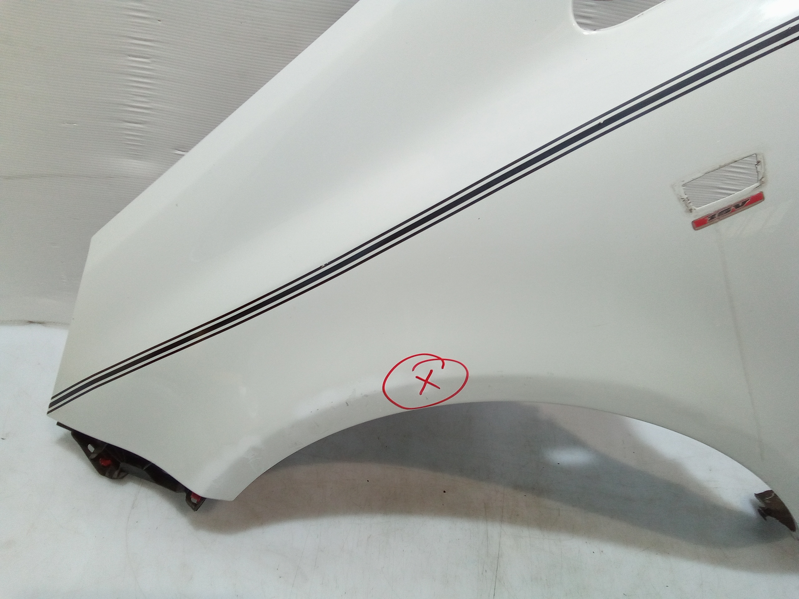 Parafango Anteriore Sinistro per Opel Corsa D 3p 2 Serie (2011 - In produzione)