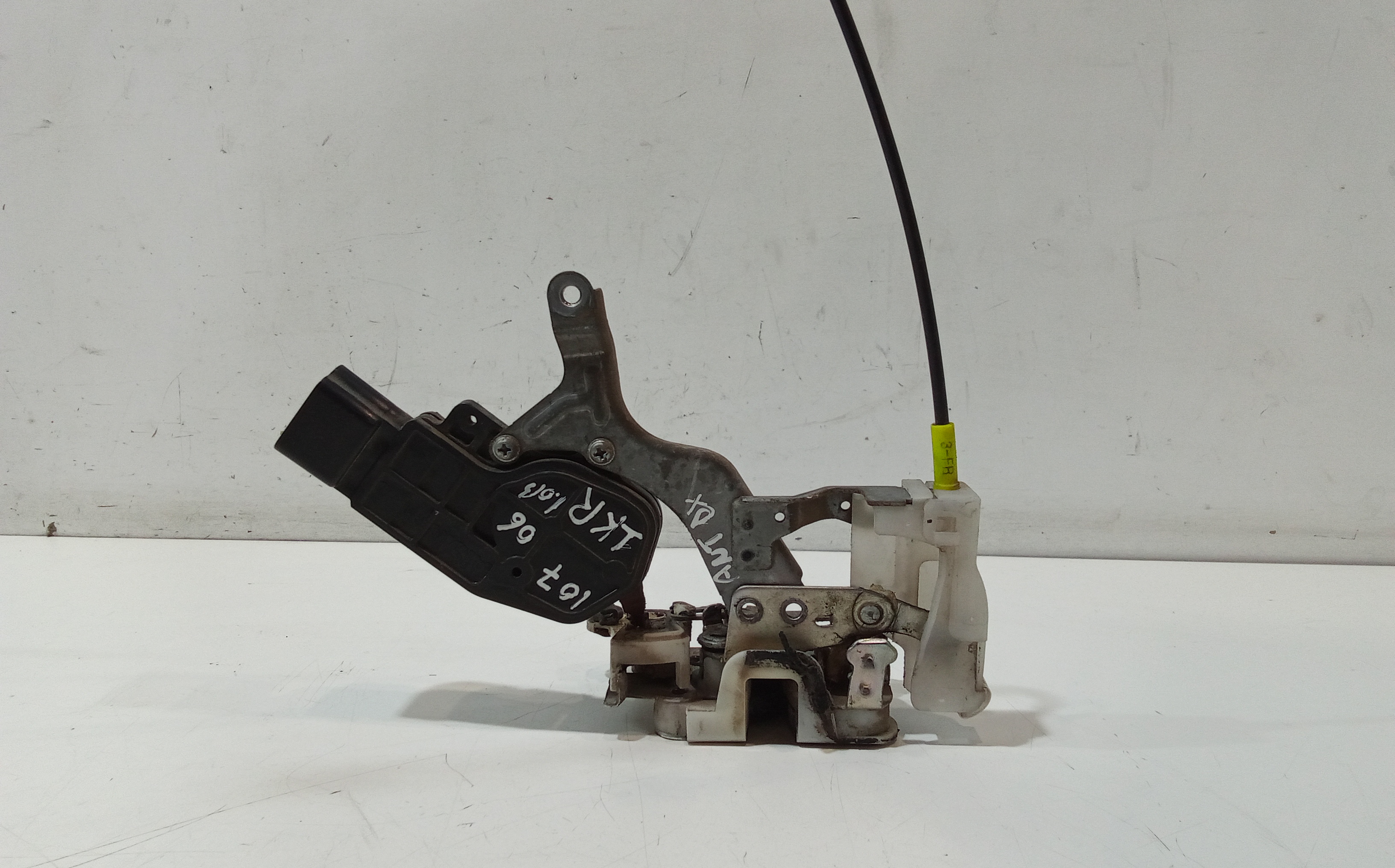 Serratura Anteriore Destra per Peugeot 107 1 Serie (2005 - In produzione)