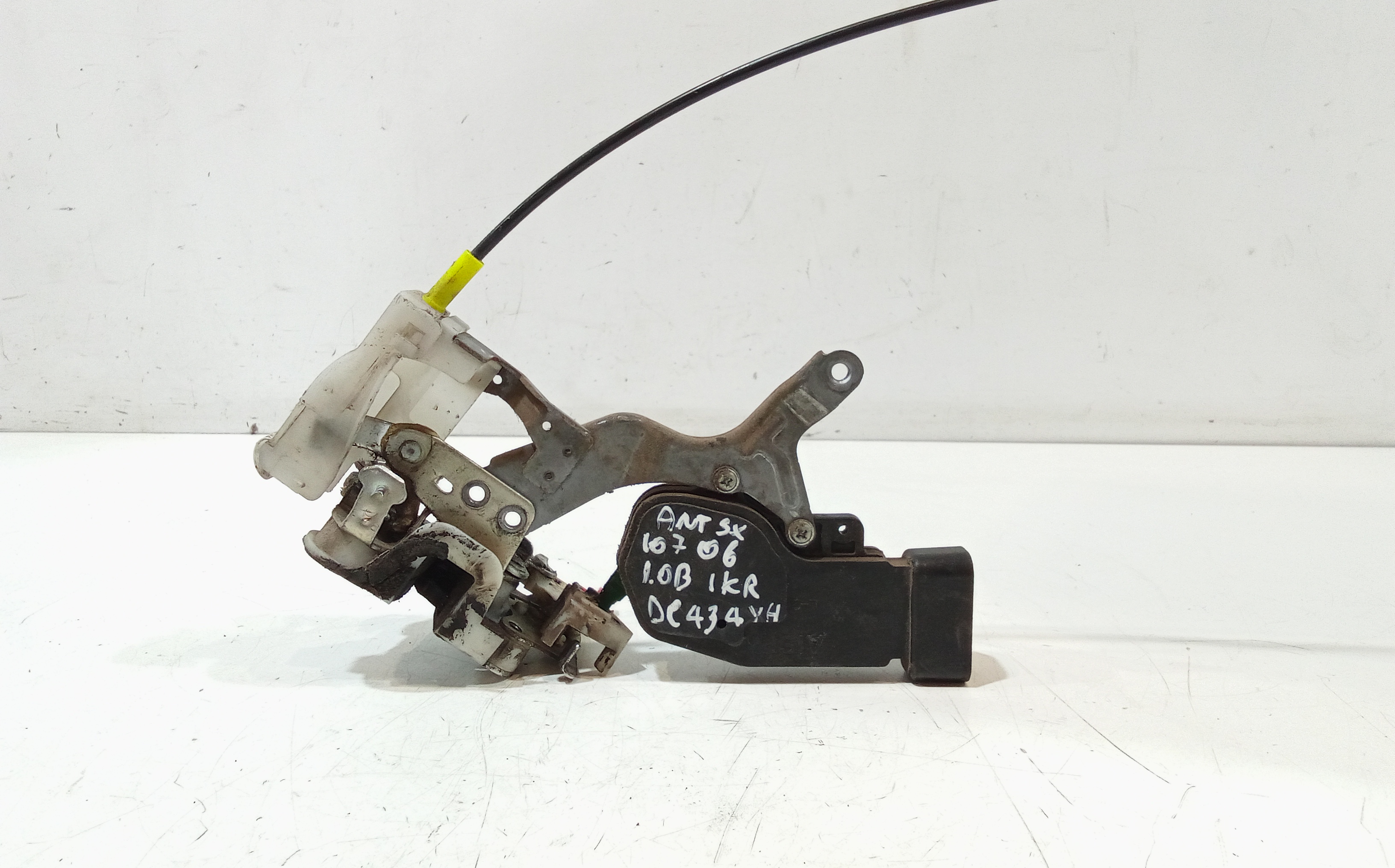 Serratura Anteriore Sinistra per Peugeot 107 1 Serie (2005 - In produzione)