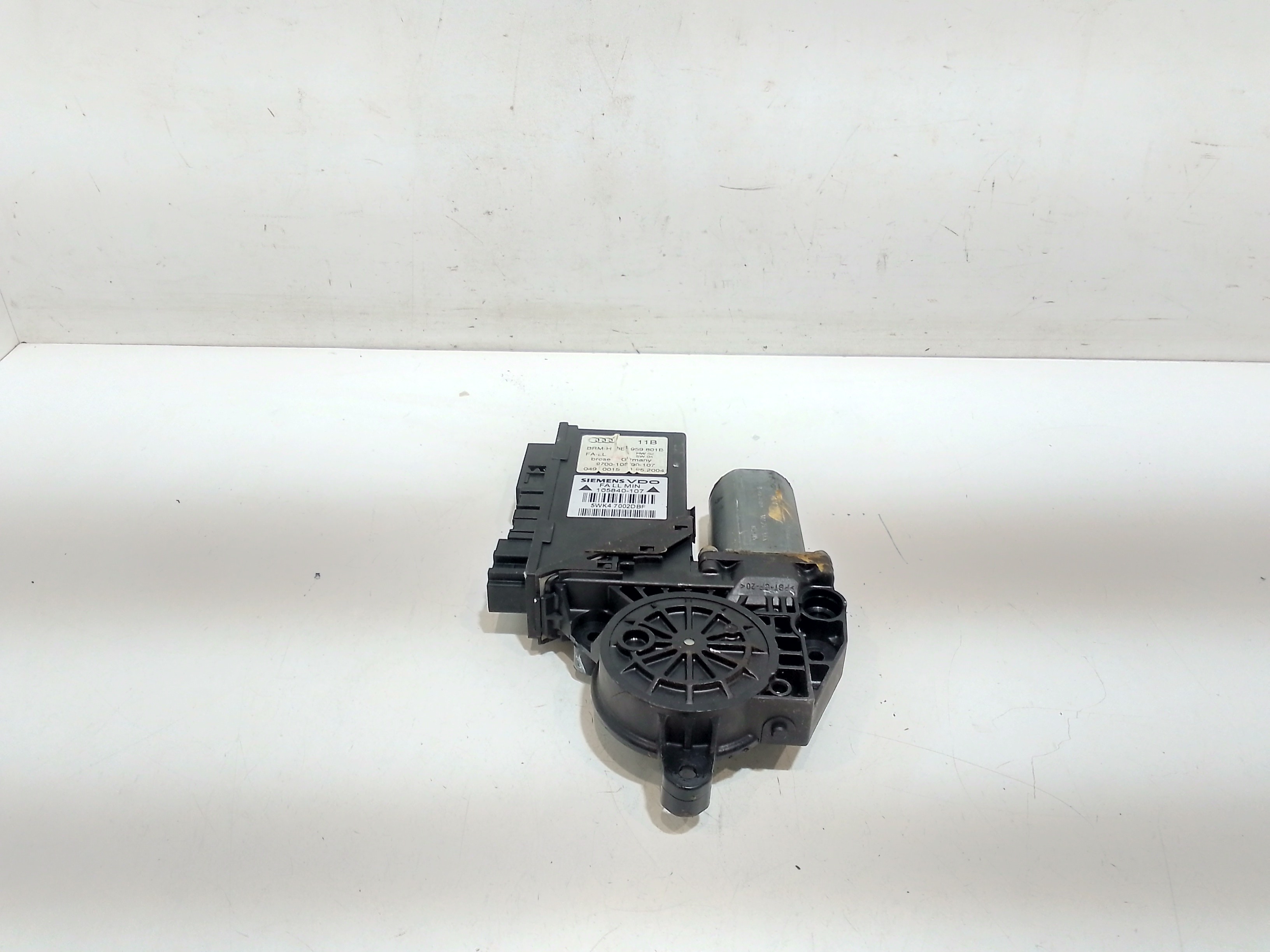 Motorino Alzavetro anteriore Sinistro per Audi A4 Berlina (8e) (04>07) (2004 - 2007)