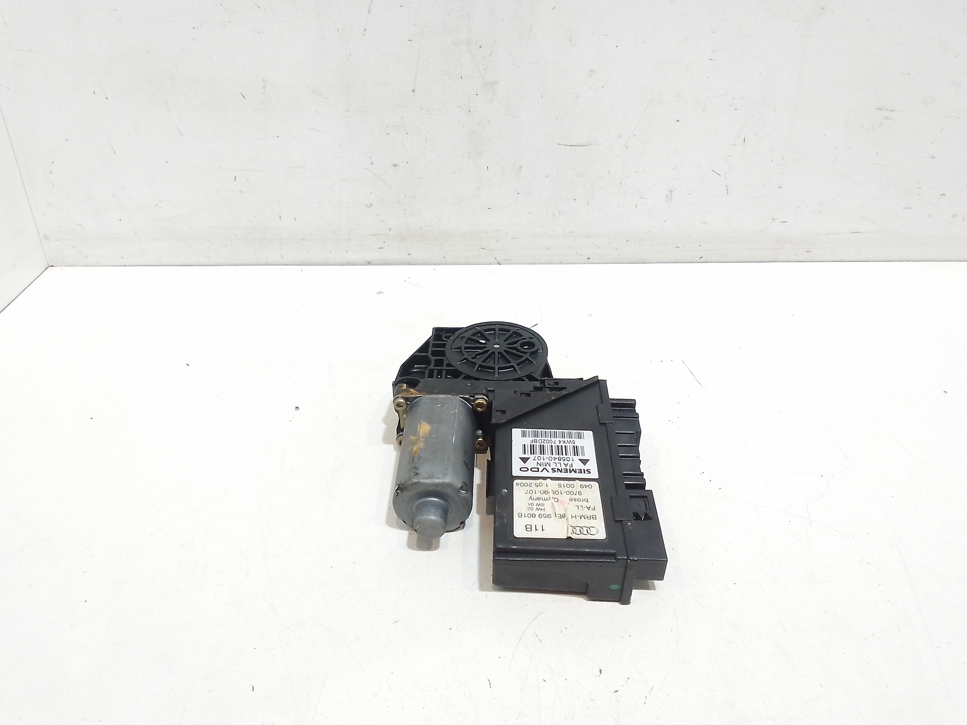 Motorino Alzavetro anteriore Sinistro per Audi A4 Berlina (8e) (04>07) (2004 - 2007)