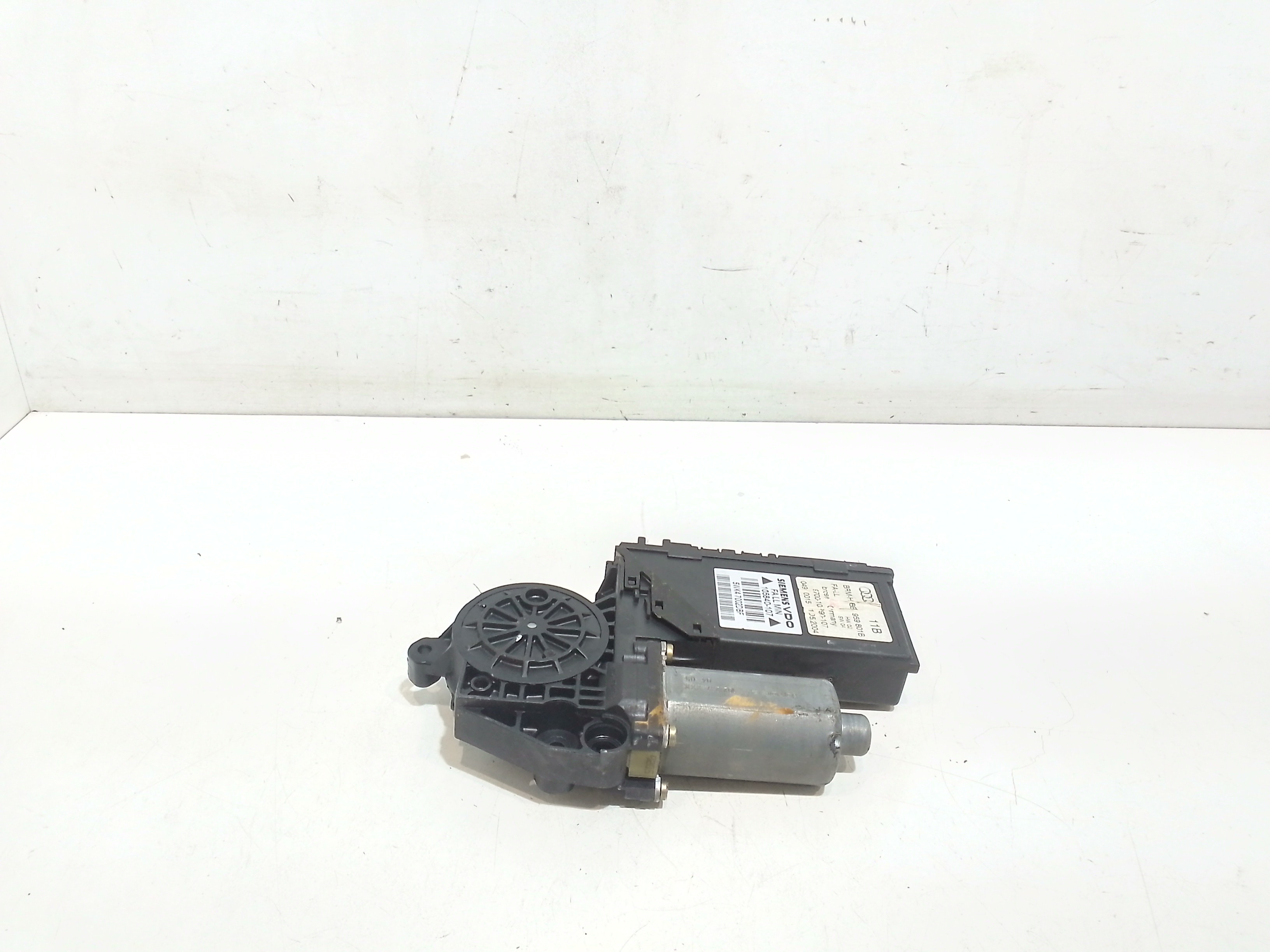 Motorino Alzavetro anteriore Sinistro per Audi A4 Berlina (8e) (04>07) (2004 - 2007)