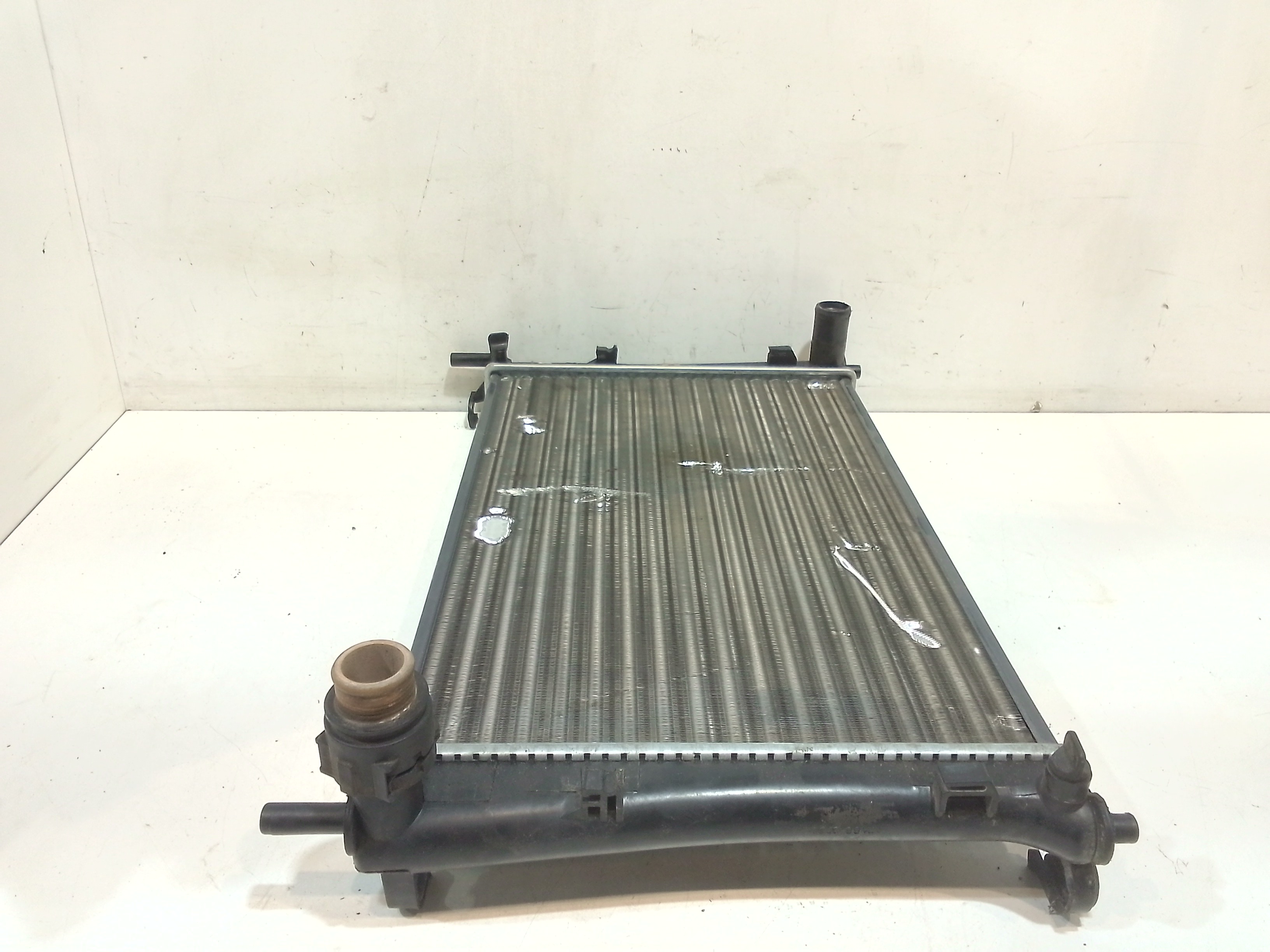 Radiatore acqua per Ford Fiesta 5 Serie (2005 - 2008)