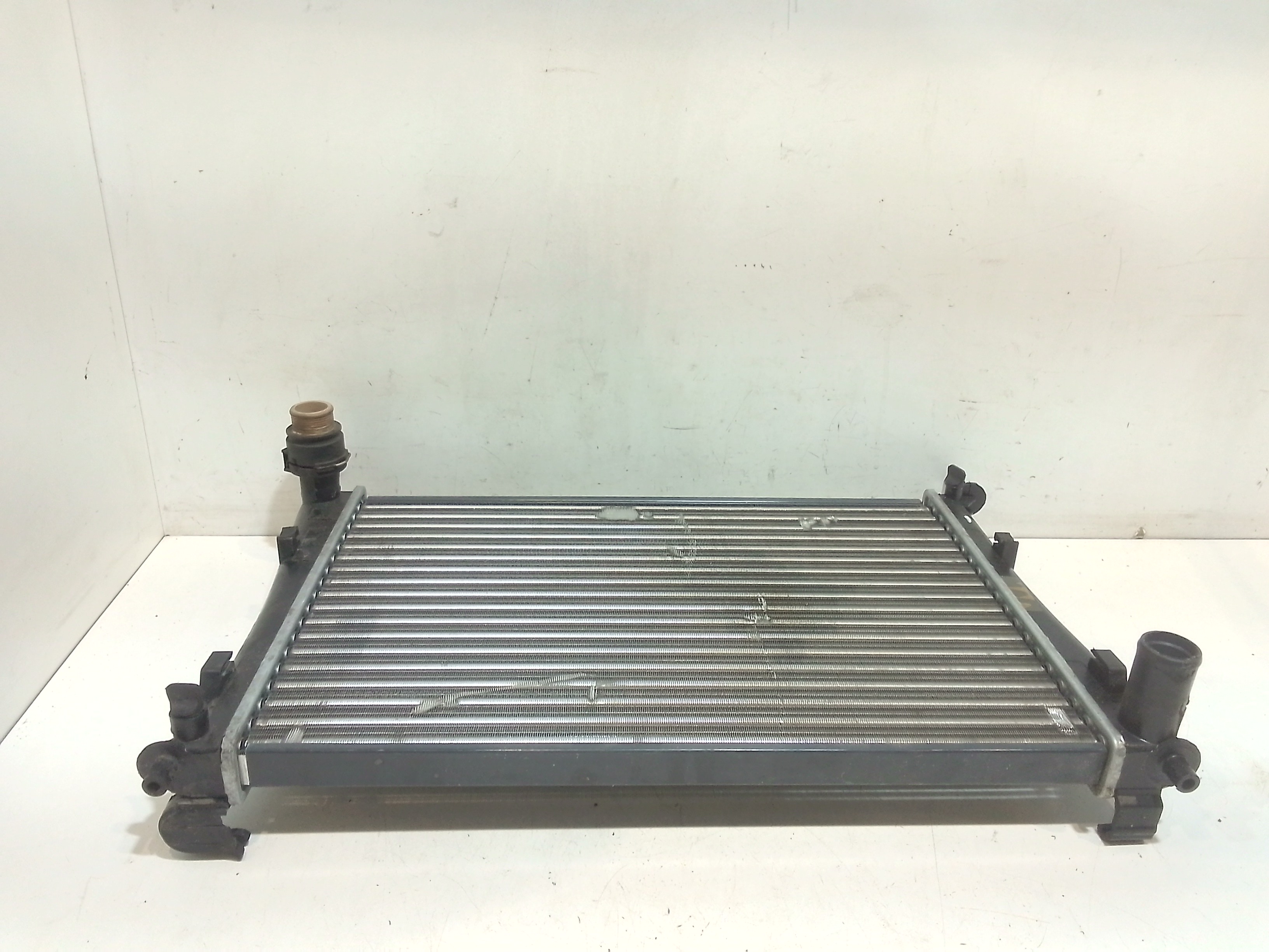 Radiatore acqua per Ford Fiesta 5 Serie (2005 - 2008)