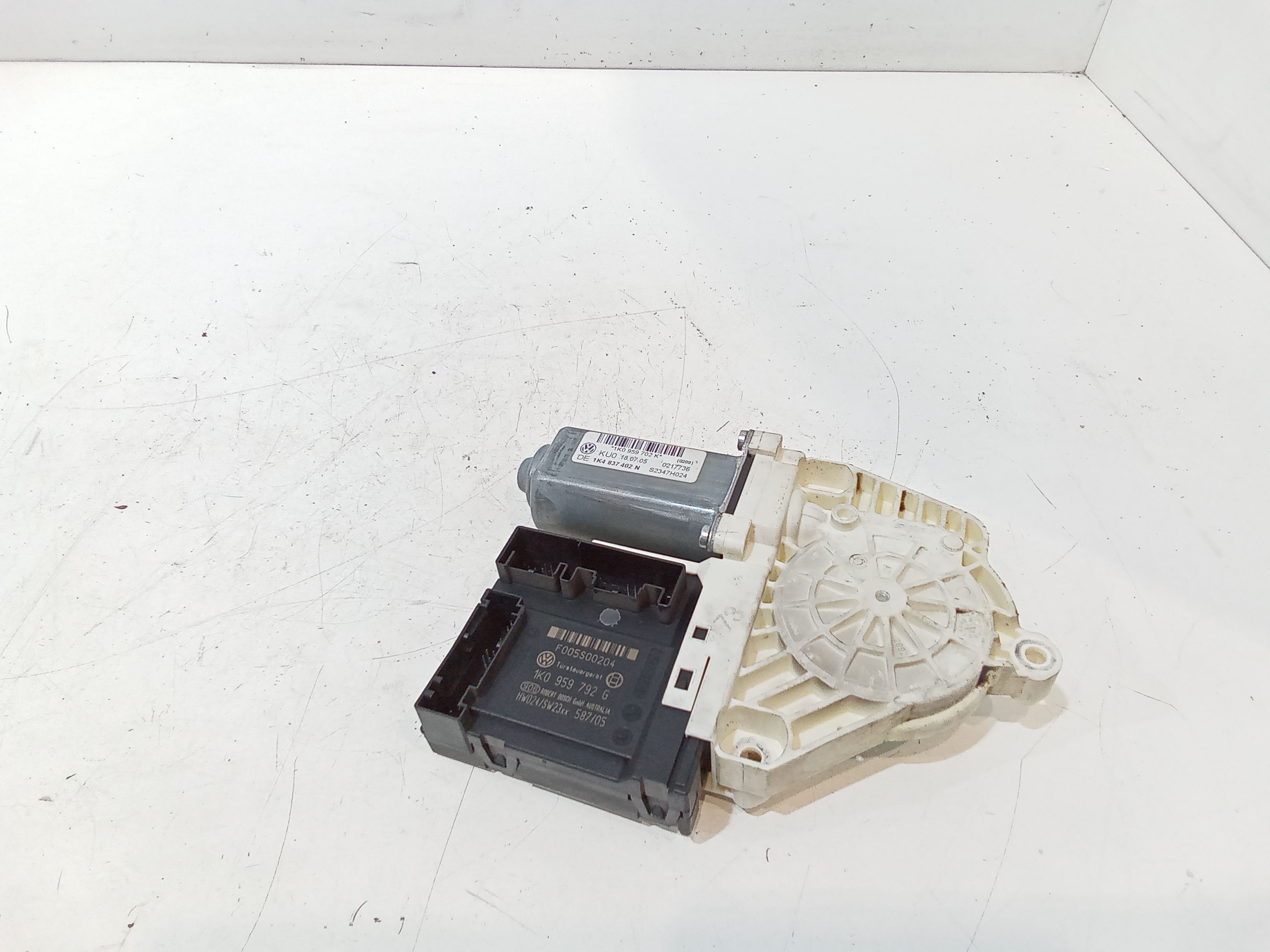 Motorino Alzavetro anteriore destra per Volkswagen Golf 5 Berlina (03>08) (2003 - 2008)