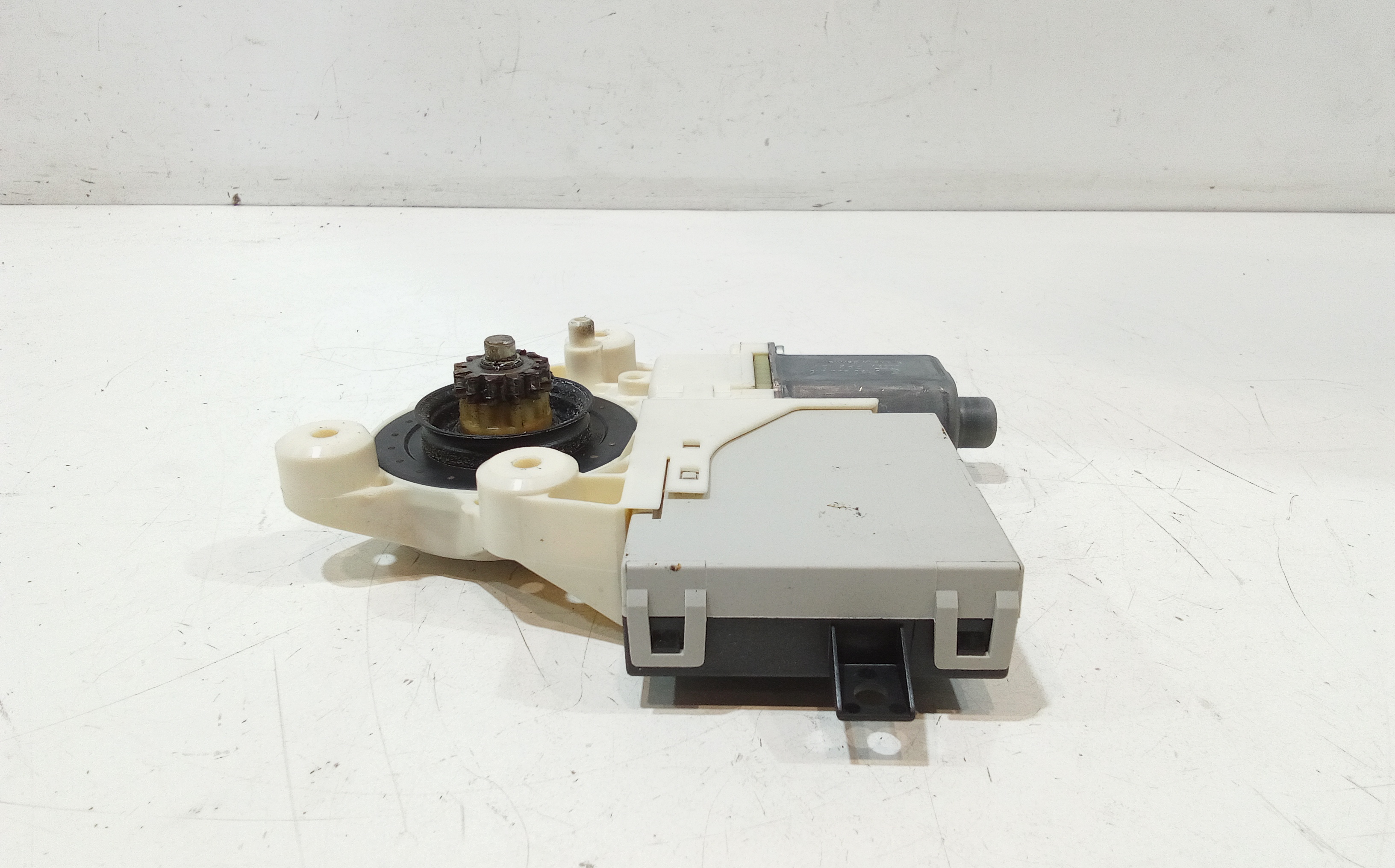 Motorino Alzavetro anteriore Sinistro per Ford Focus Berlina 4 Serie (2008 - 2011)