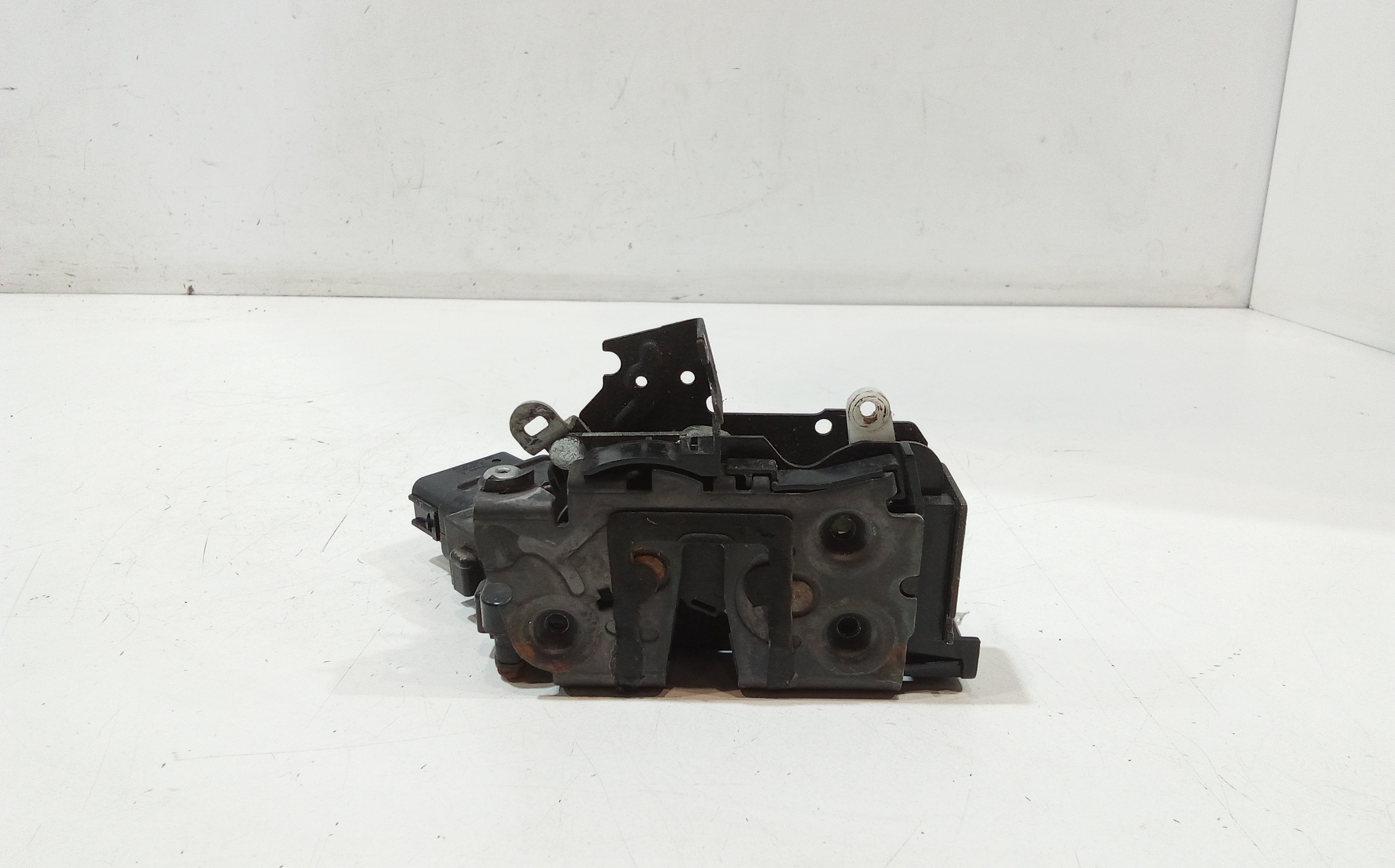 Serratura Anteriore Sinistra per Ford Focus Berlina 4 Serie (2008 - 2011)