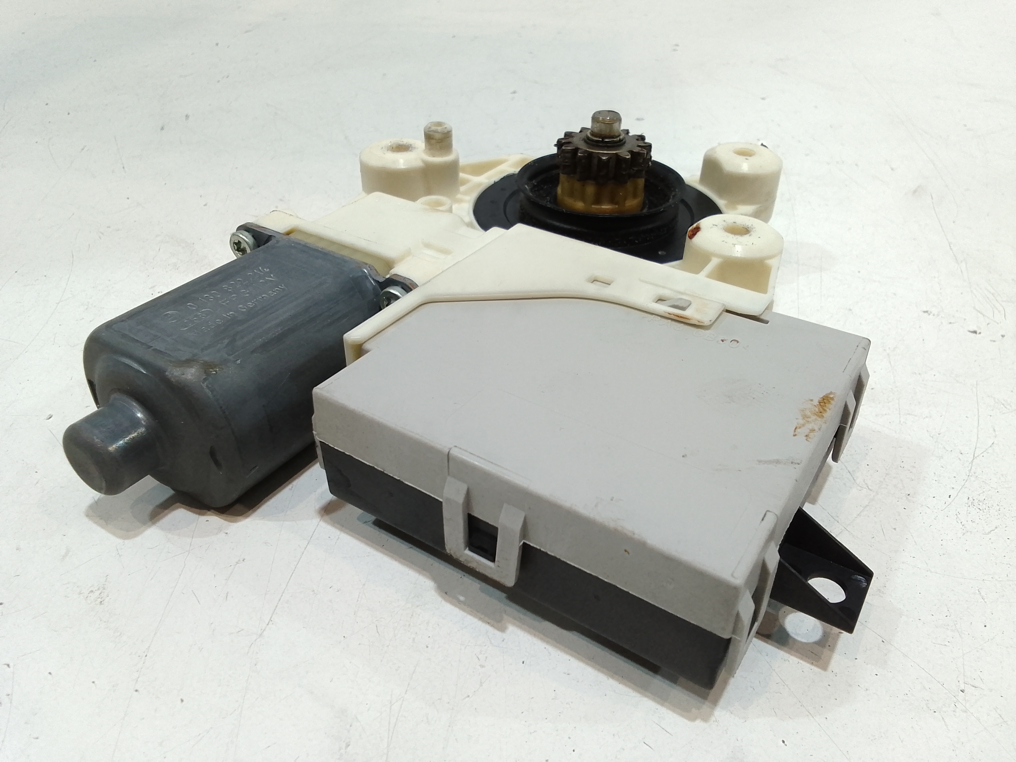 Motorino Alzavetro anteriore destra per Ford Focus Berlina 4 Serie (2008 - 2011)